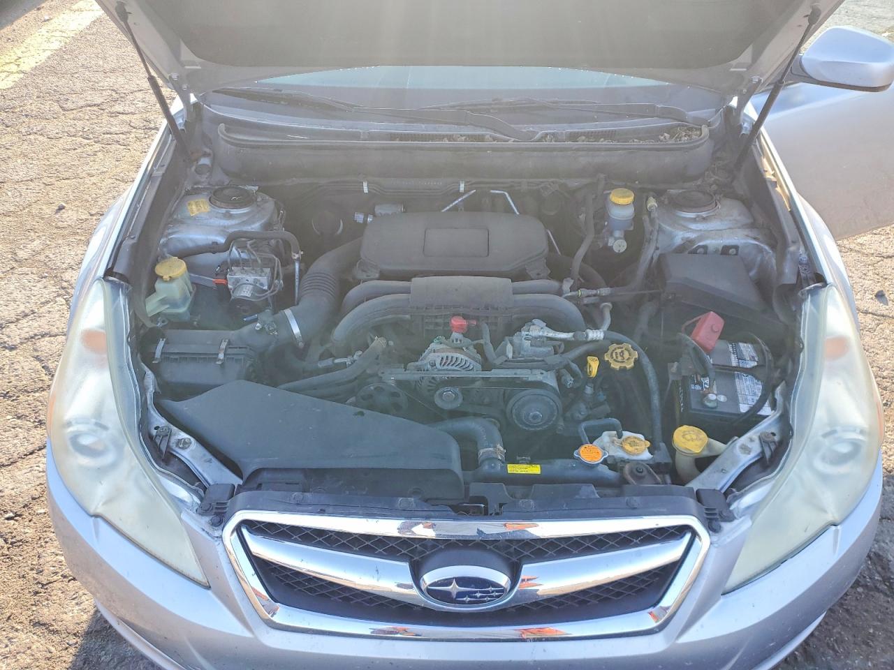 2012 Subaru Legacy 2.5i Silver vin: 4S3BMBA63C3026624
