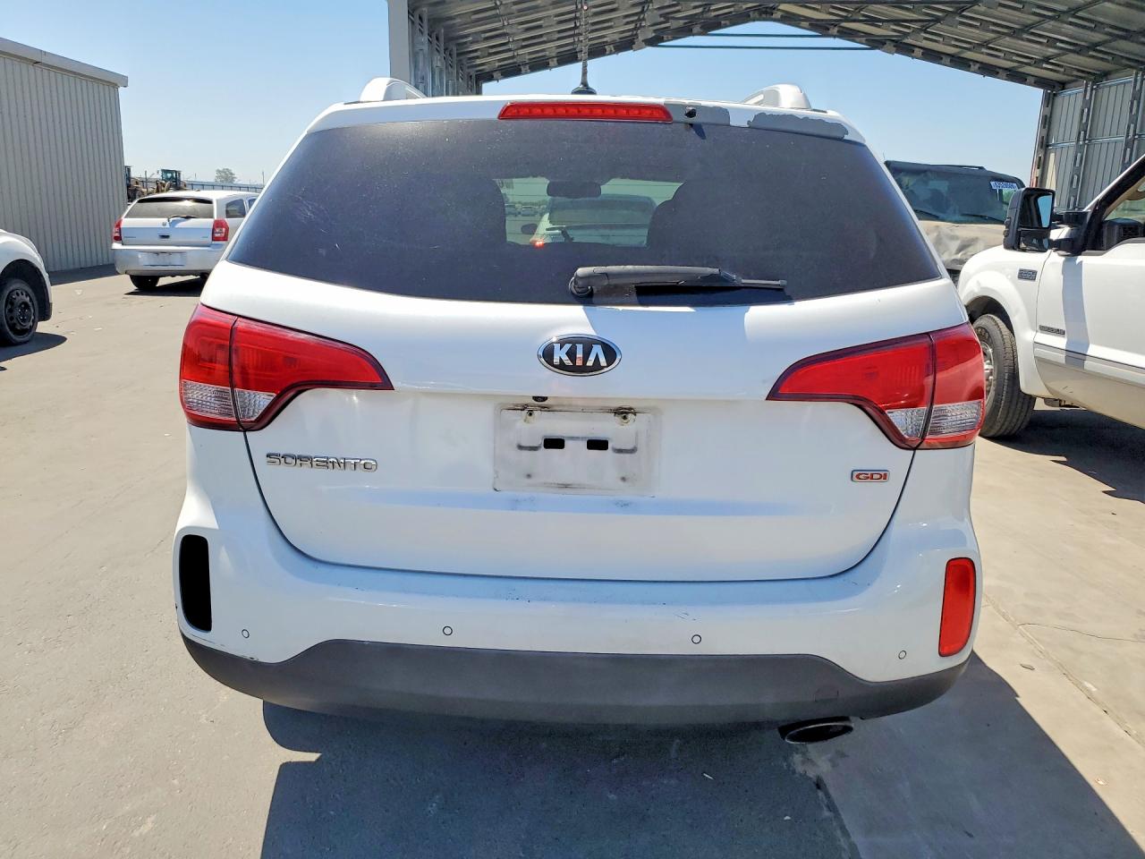 2015 Kia Sorento Lx Белый vin: 5XYKT4A62FG562186