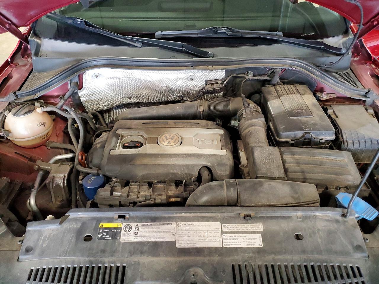 2013 Volkswagen Tiguan S Burgundy vin: WVGBV3AXXDW067145