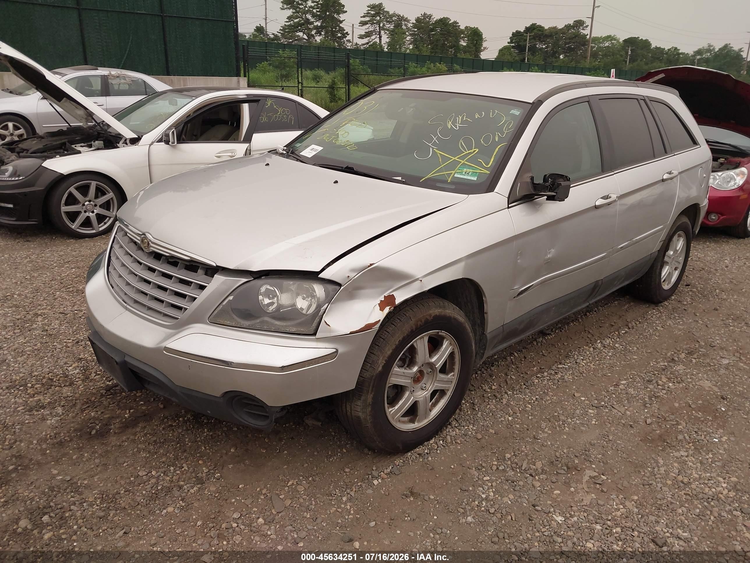 2006 Chrysler Pacifica Touring Silver vin: 2A4GF68416R722271