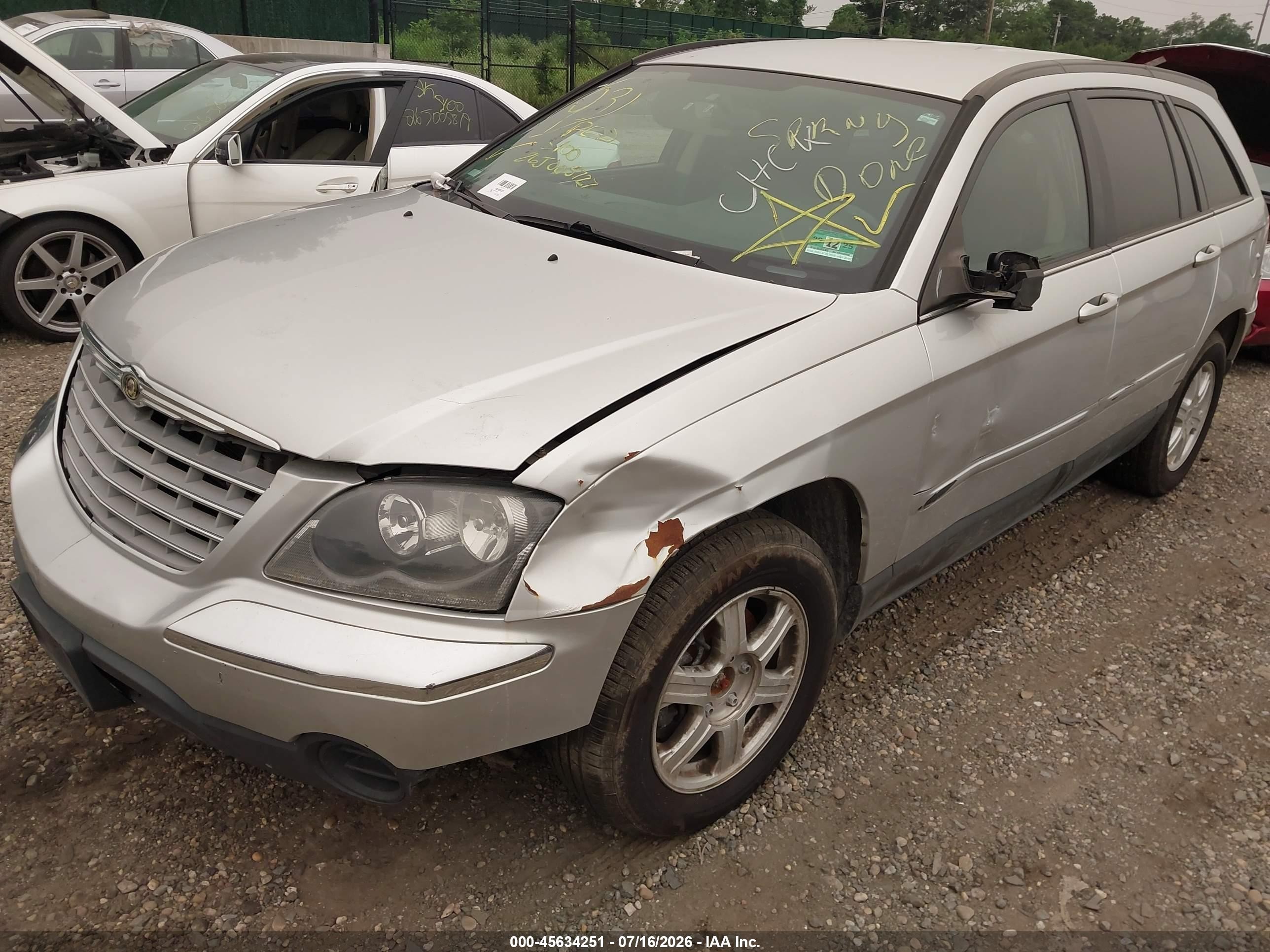 2006 Chrysler Pacifica Touring Silver vin: 2A4GF68416R722271