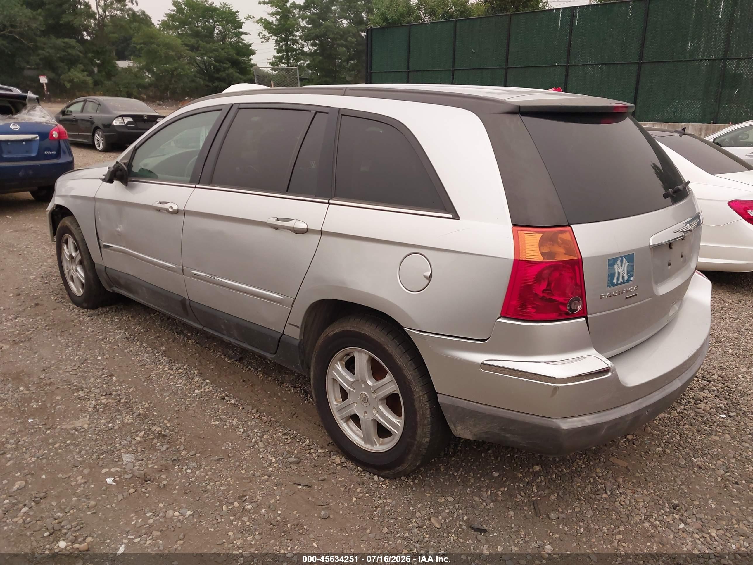 2006 Chrysler Pacifica Touring Silver vin: 2A4GF68416R722271