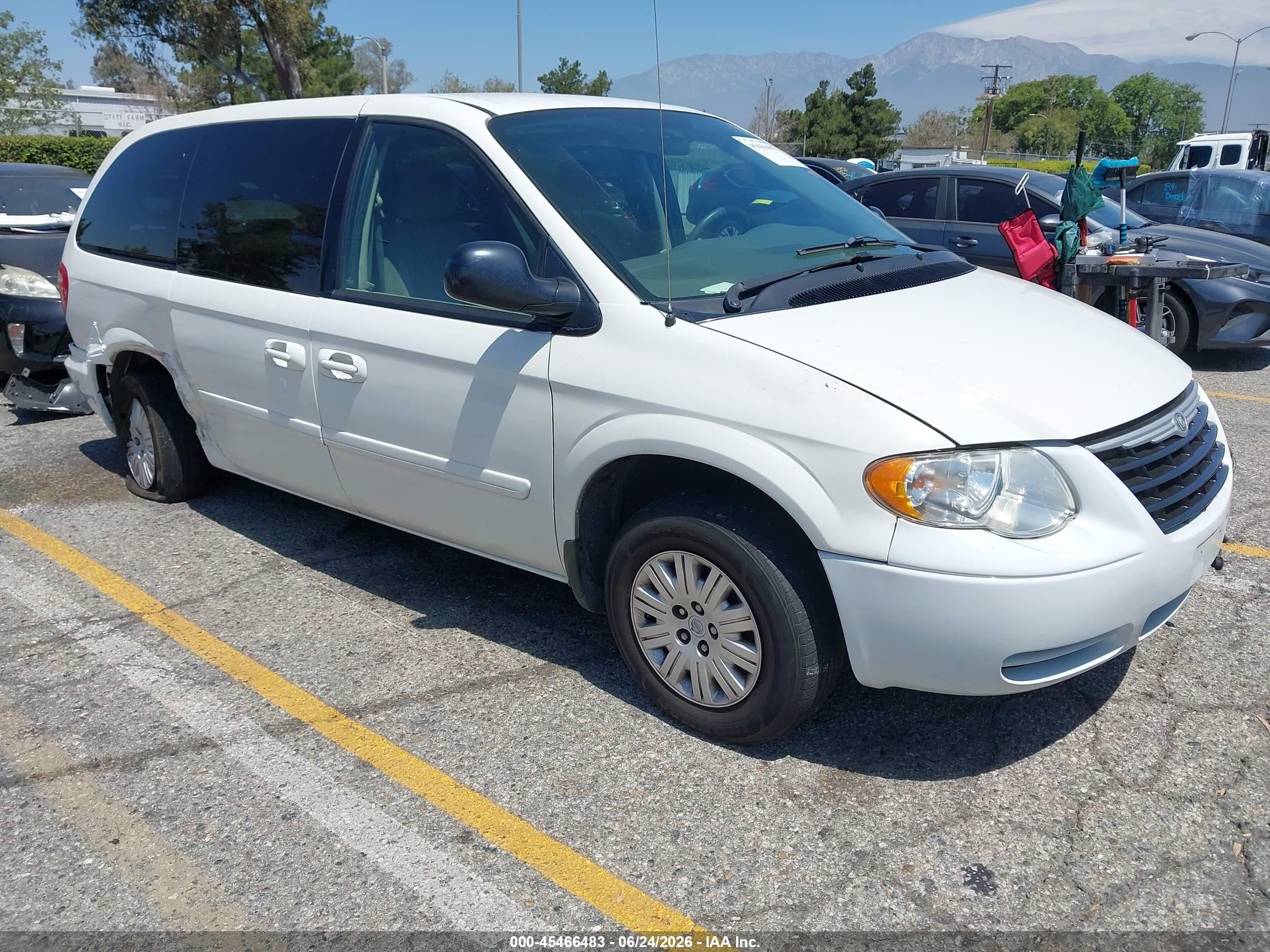 2006 Chrysler Town & Country Lx Белый vin: 2A4GP44R06R886825