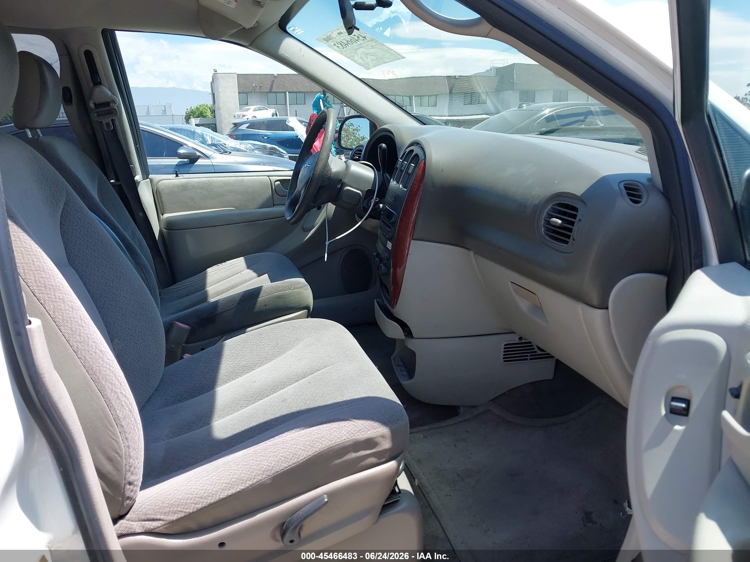 2006 Chrysler Town & Country Lx Белый vin: 2A4GP44R06R886825