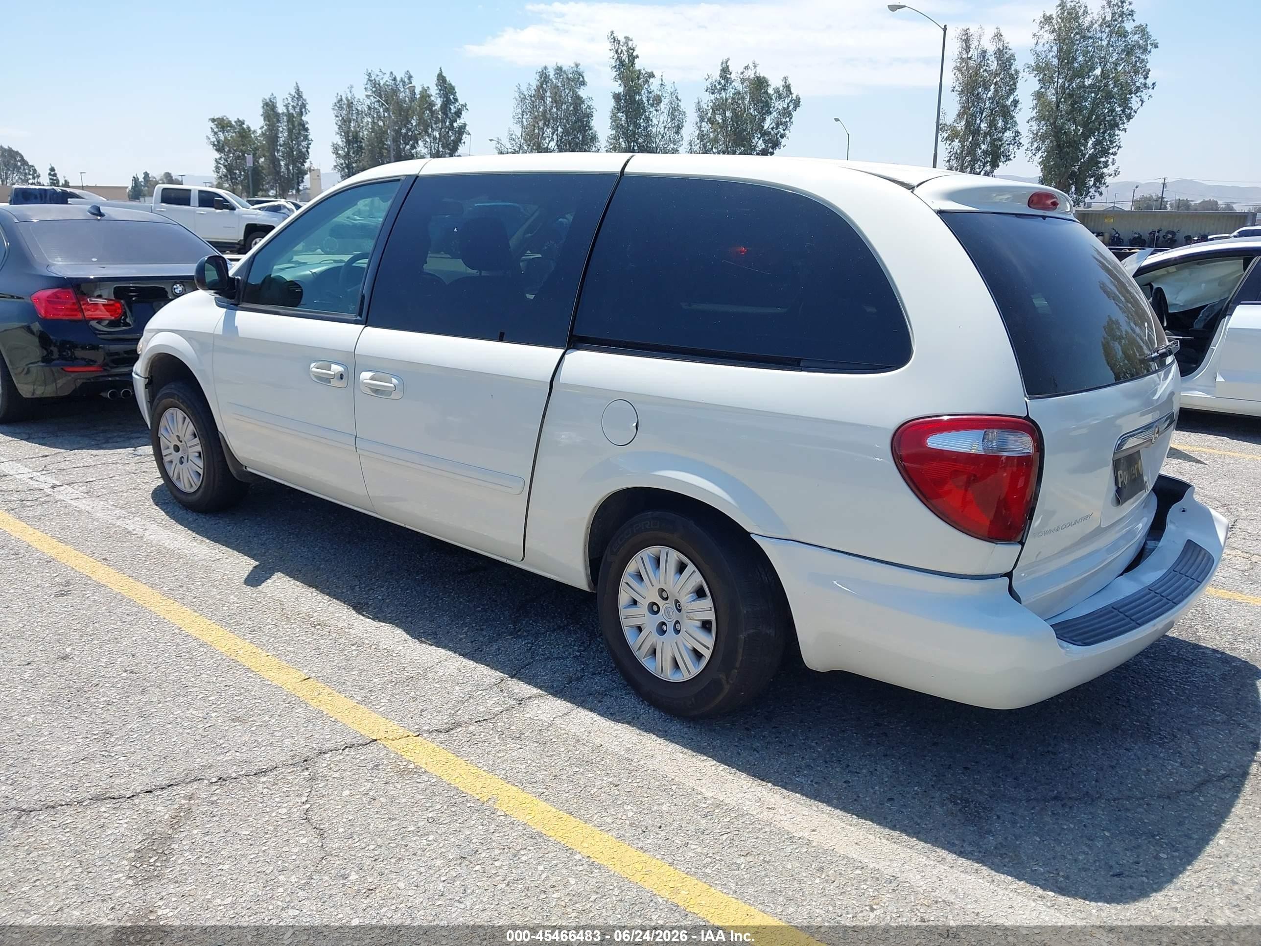 2006 Chrysler Town & Country Lx Белый vin: 2A4GP44R06R886825