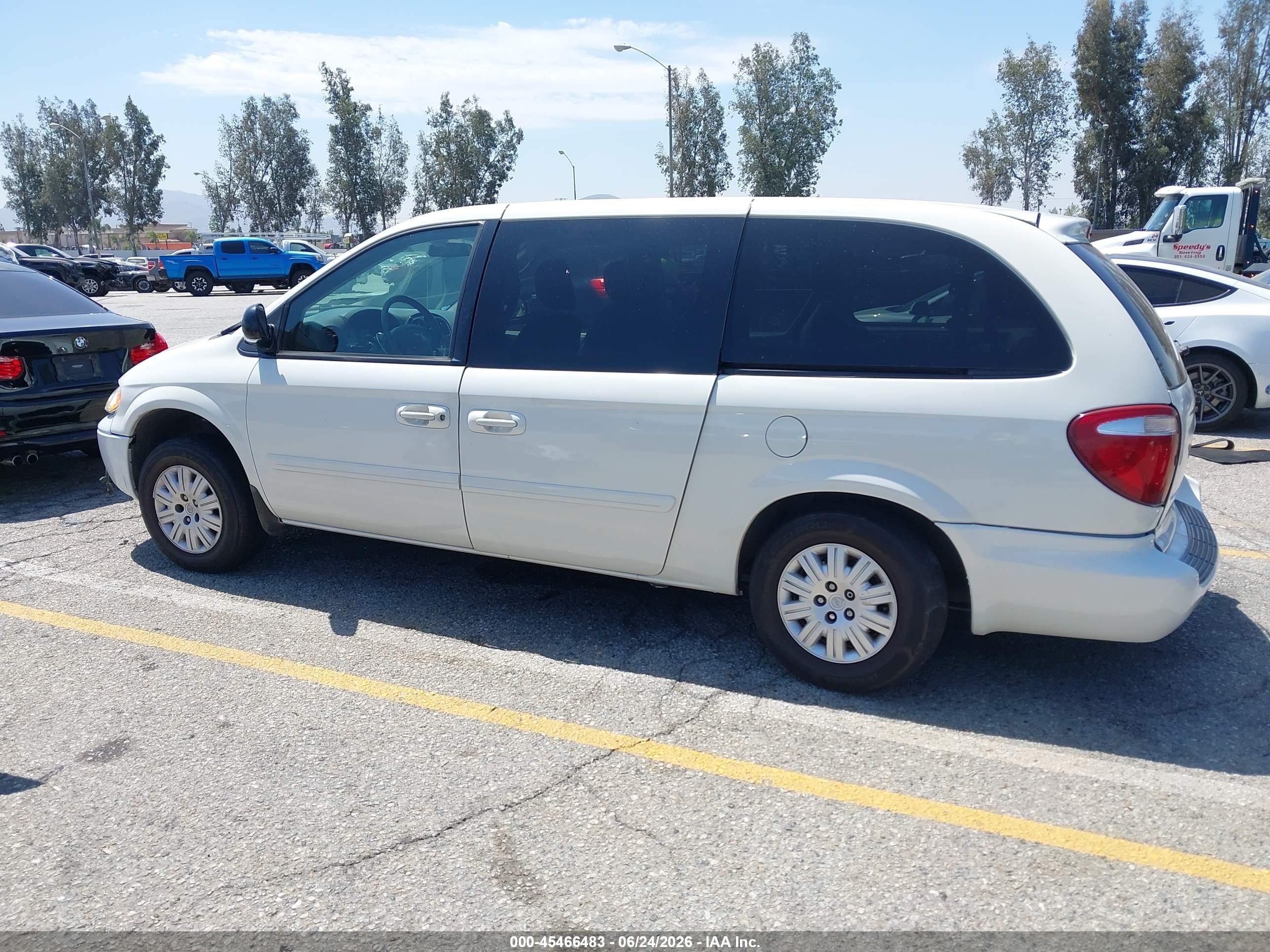 2006 Chrysler Town & Country Lx Белый vin: 2A4GP44R06R886825