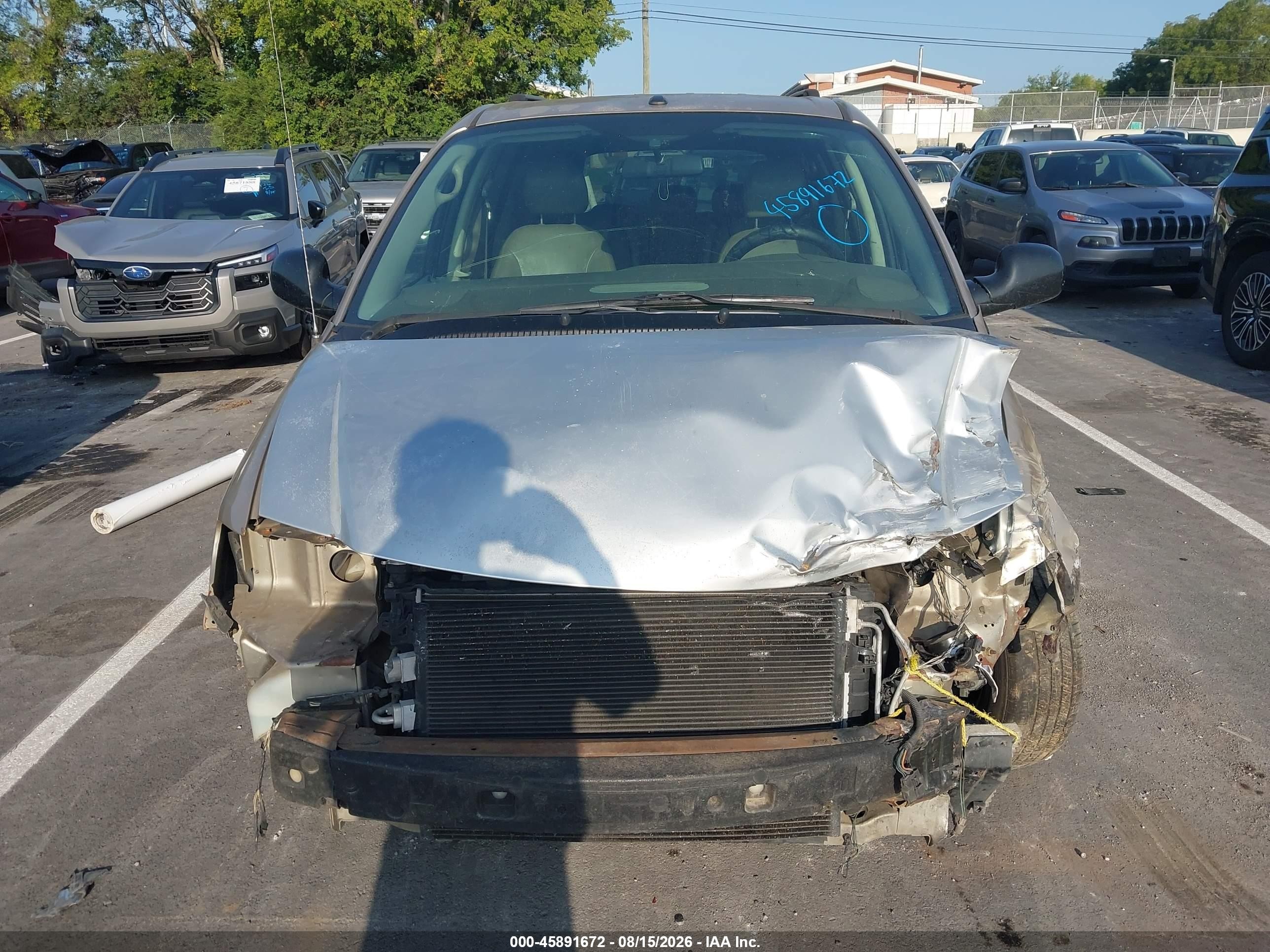 2006 Chrysler Town & Country Lx Tan vin: 2A4GP44R26R873705