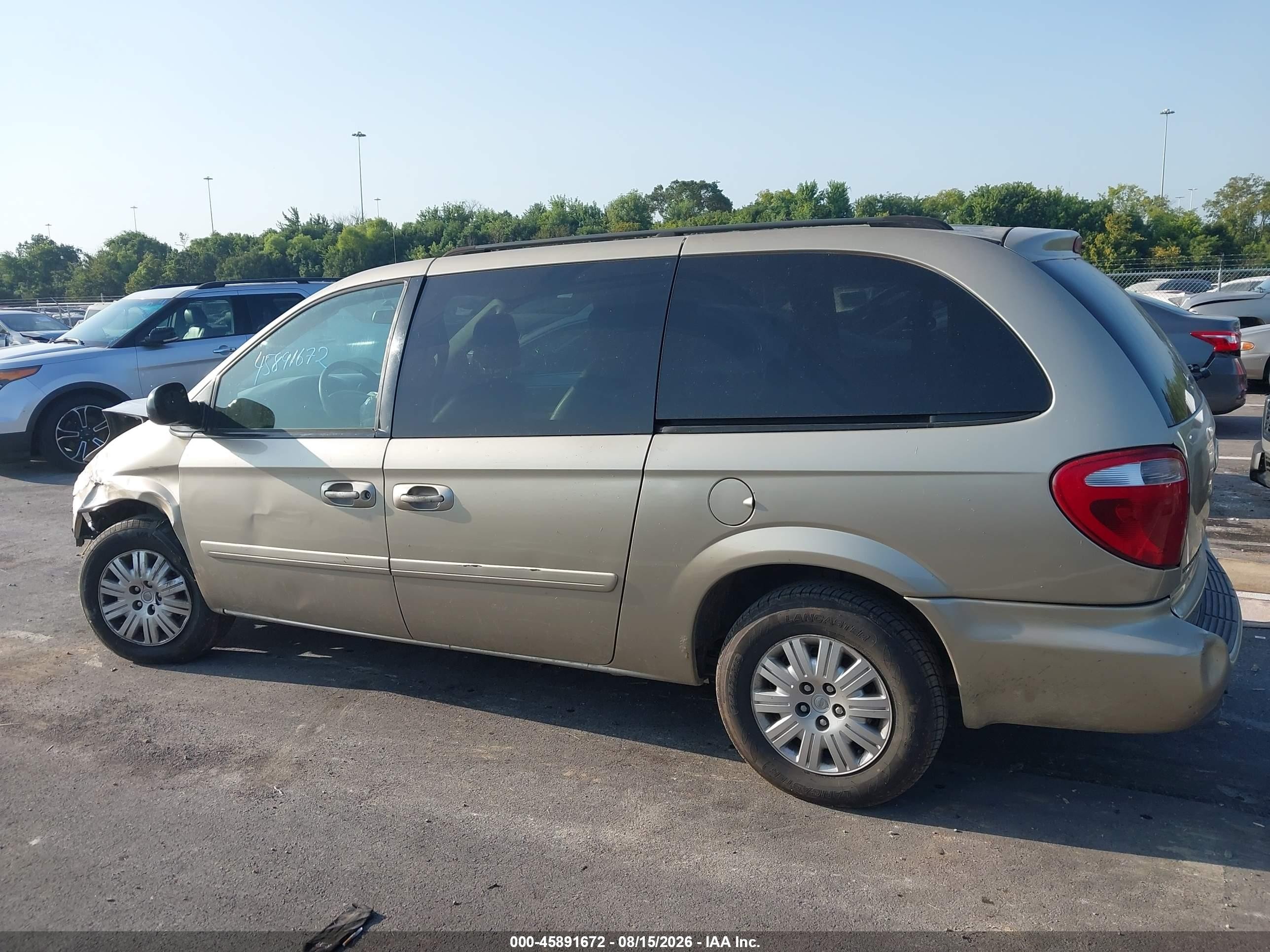 2006 Chrysler Town & Country Lx Tan vin: 2A4GP44R26R873705