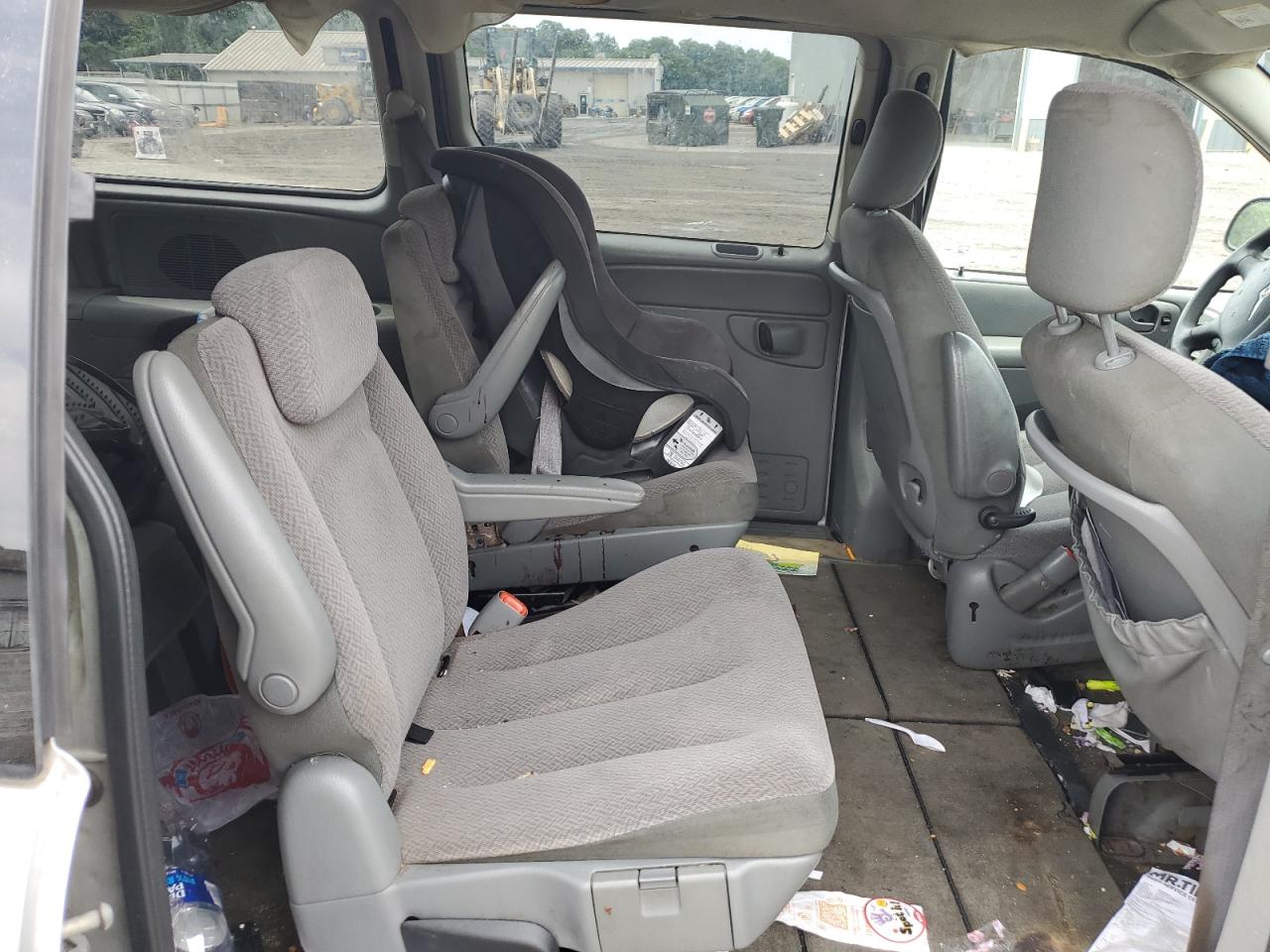 2007 Chrysler Town & Country Silver vin: 2A4GP44R27R298328