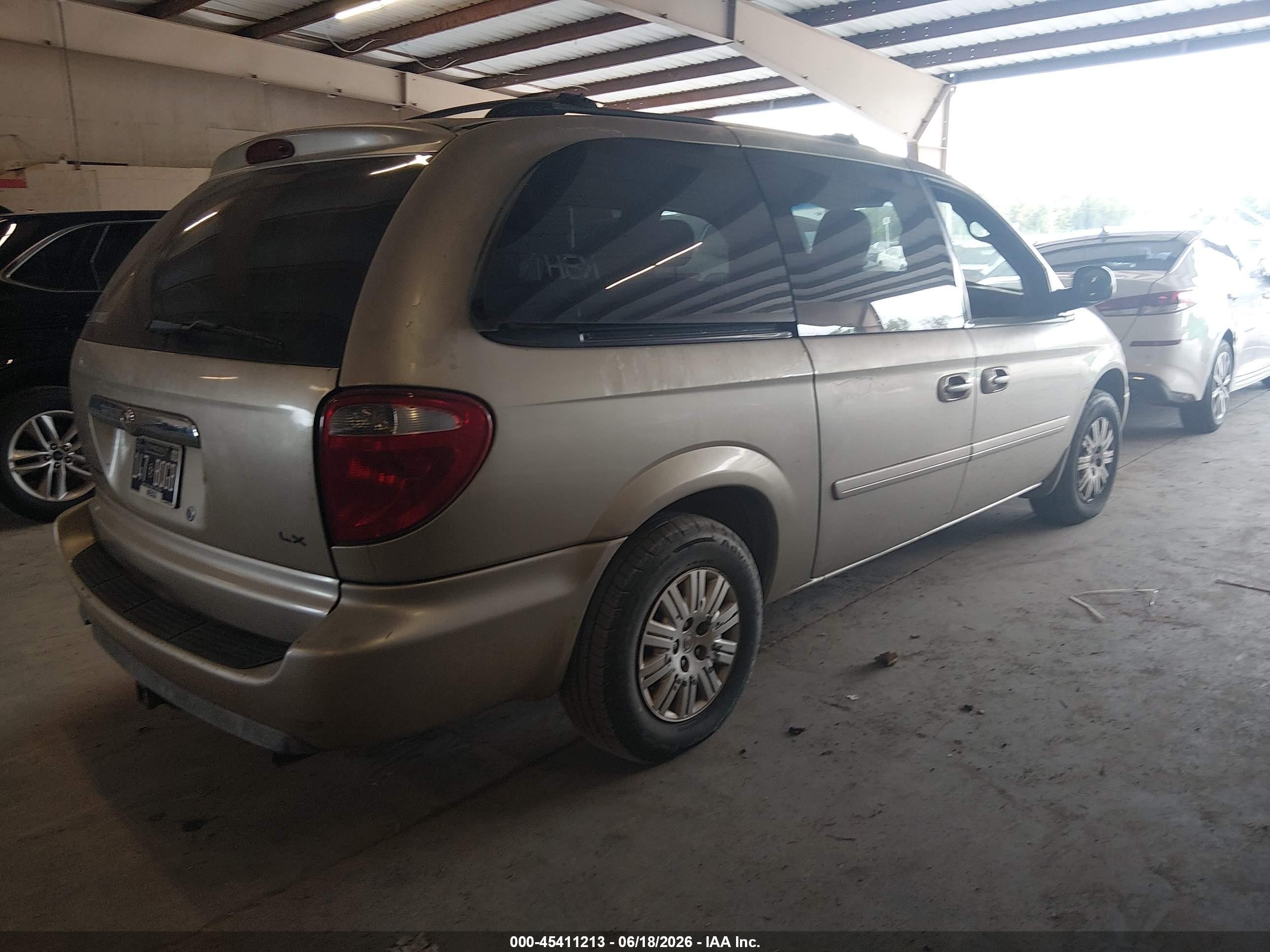 2006 Chrysler Town & Country Lx Gold vin: 2A4GP44R36R723490