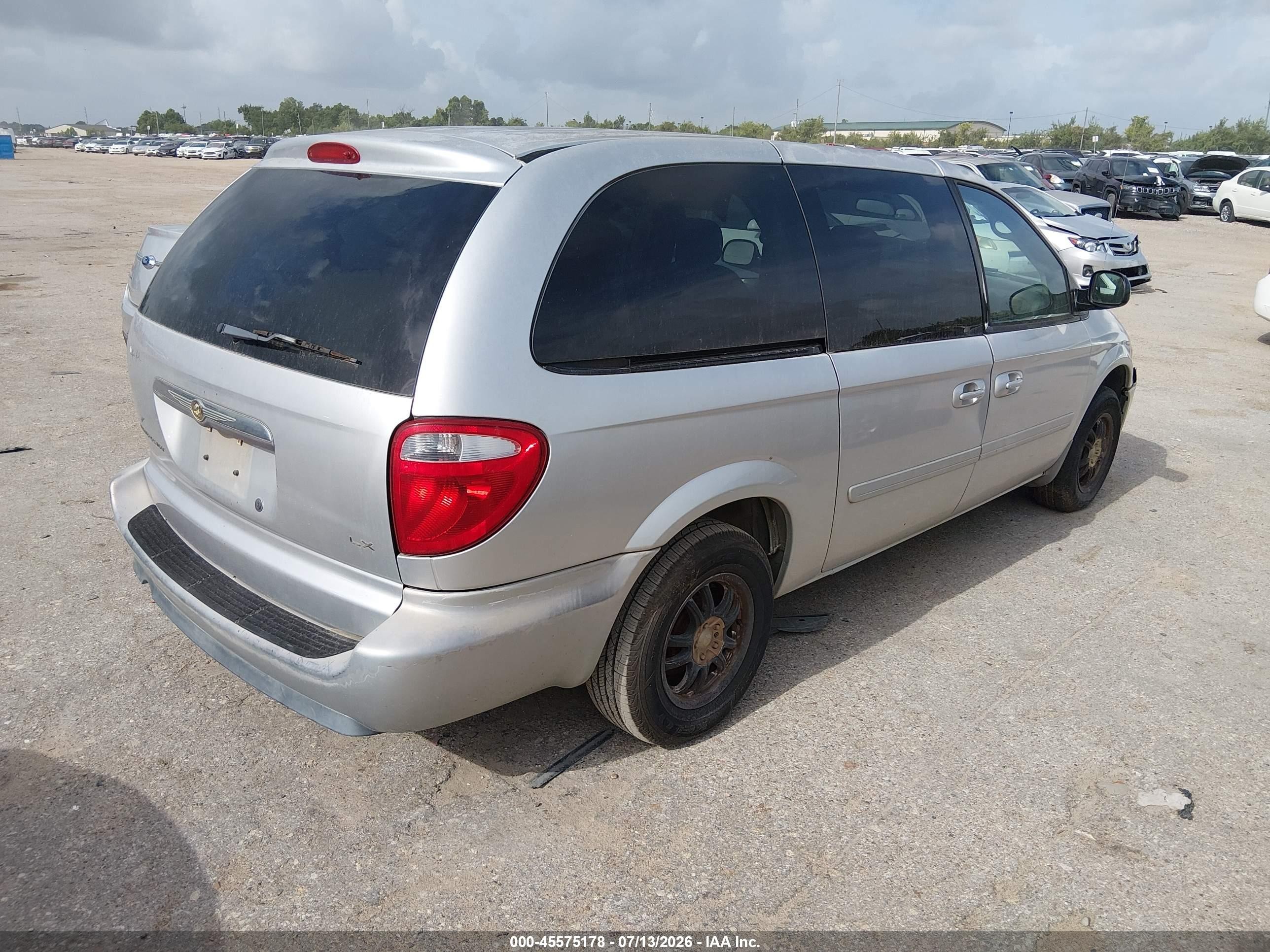 2007 Chrysler Town & Country Lx Серебряный vin: 2A4GP44R37R330574