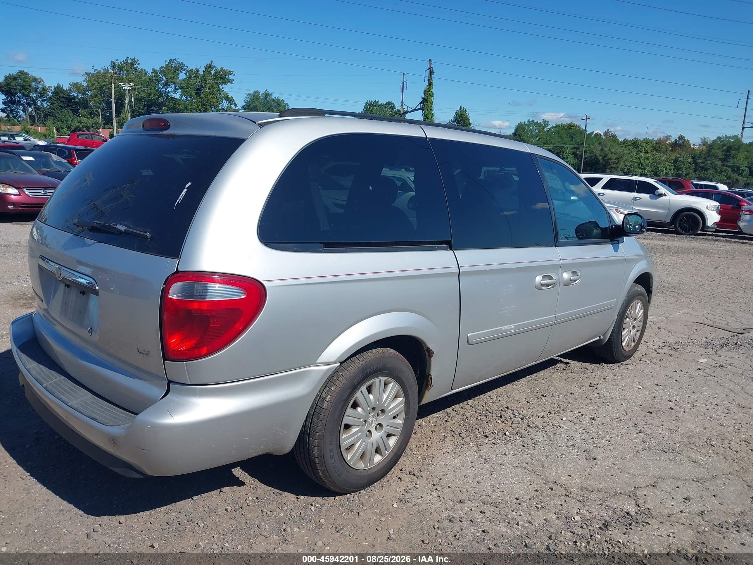 2006 Chrysler Town & Country Lx Серебряный vin: 2A4GP44R46R889694