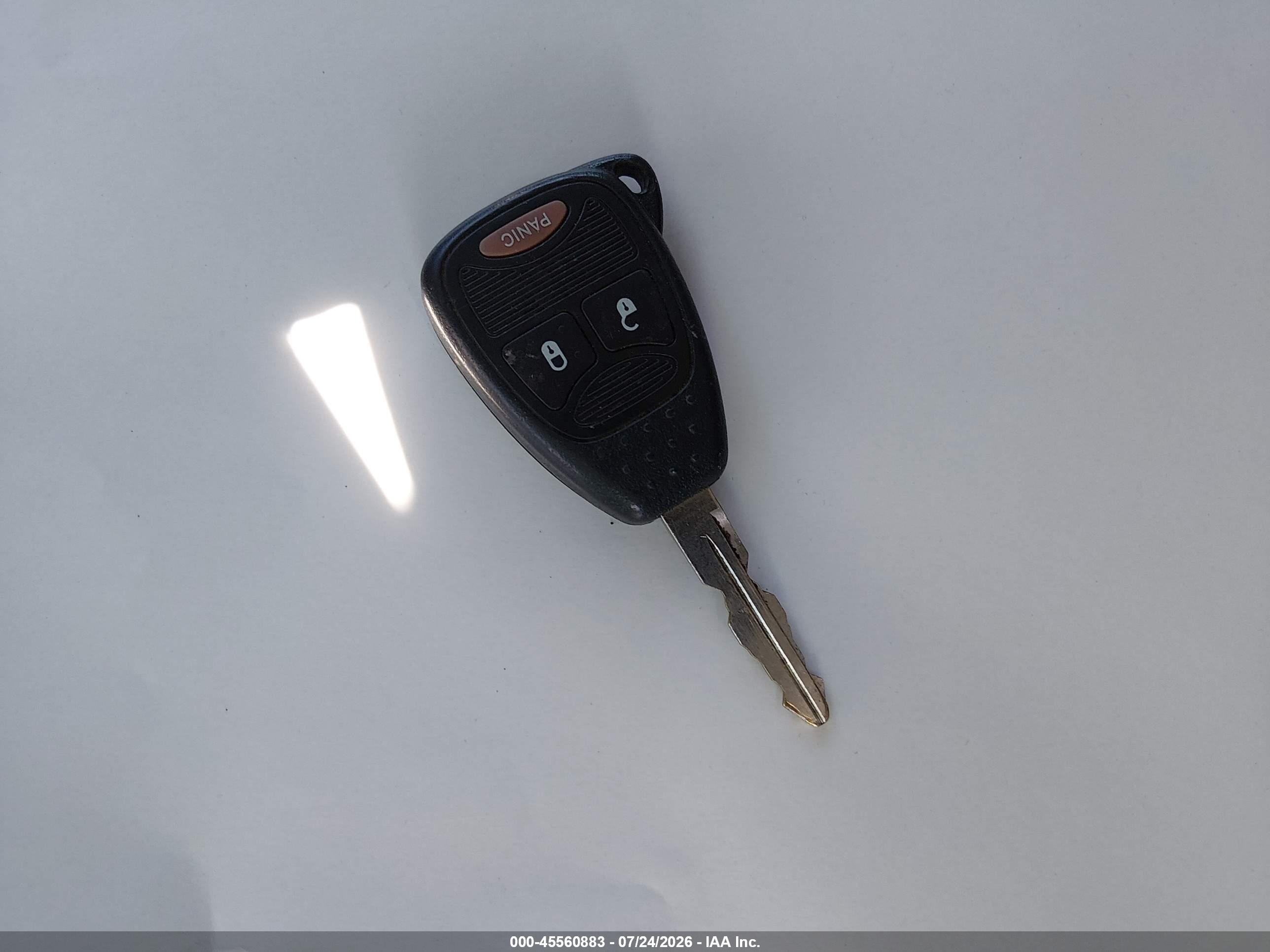 2007 Chrysler Town & Country Lx Белый vin: 2A4GP44R47R213389