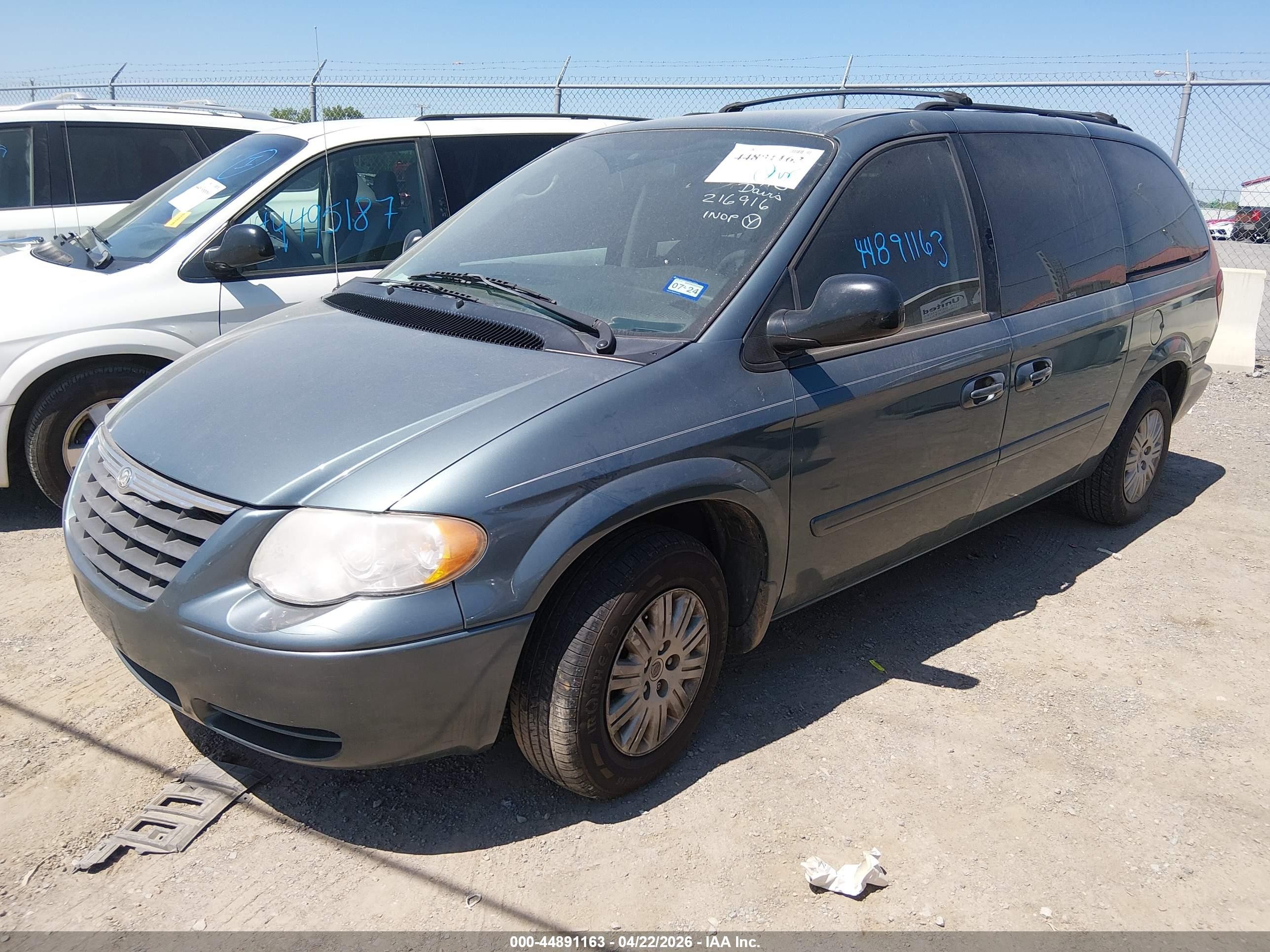 2007 Chrysler Town & Country Lx Light Blue vin: 2A4GP44R57R216916