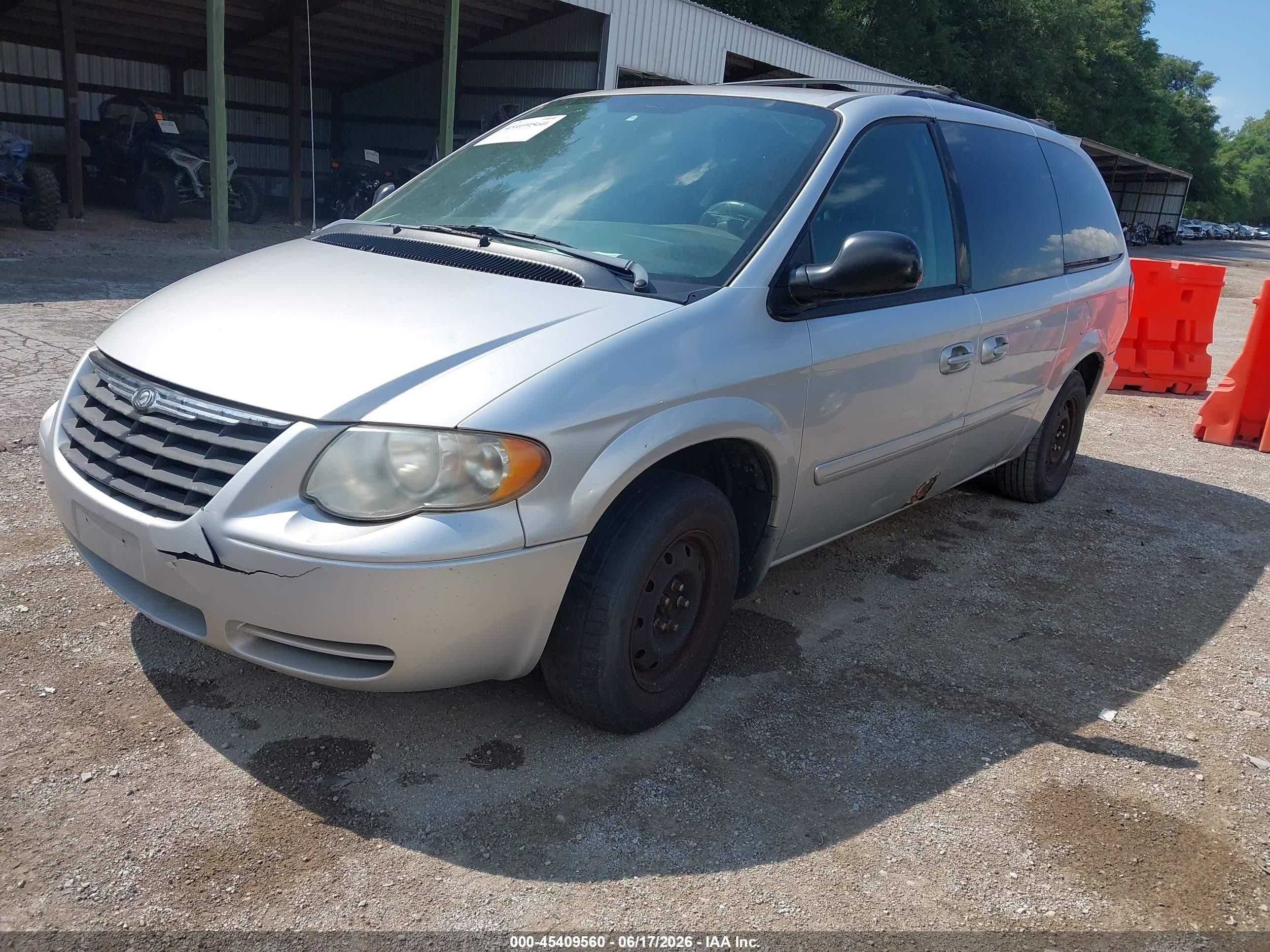 2006 Chrysler Town & Country Lx Silver vin: 2A4GP44R66R833515