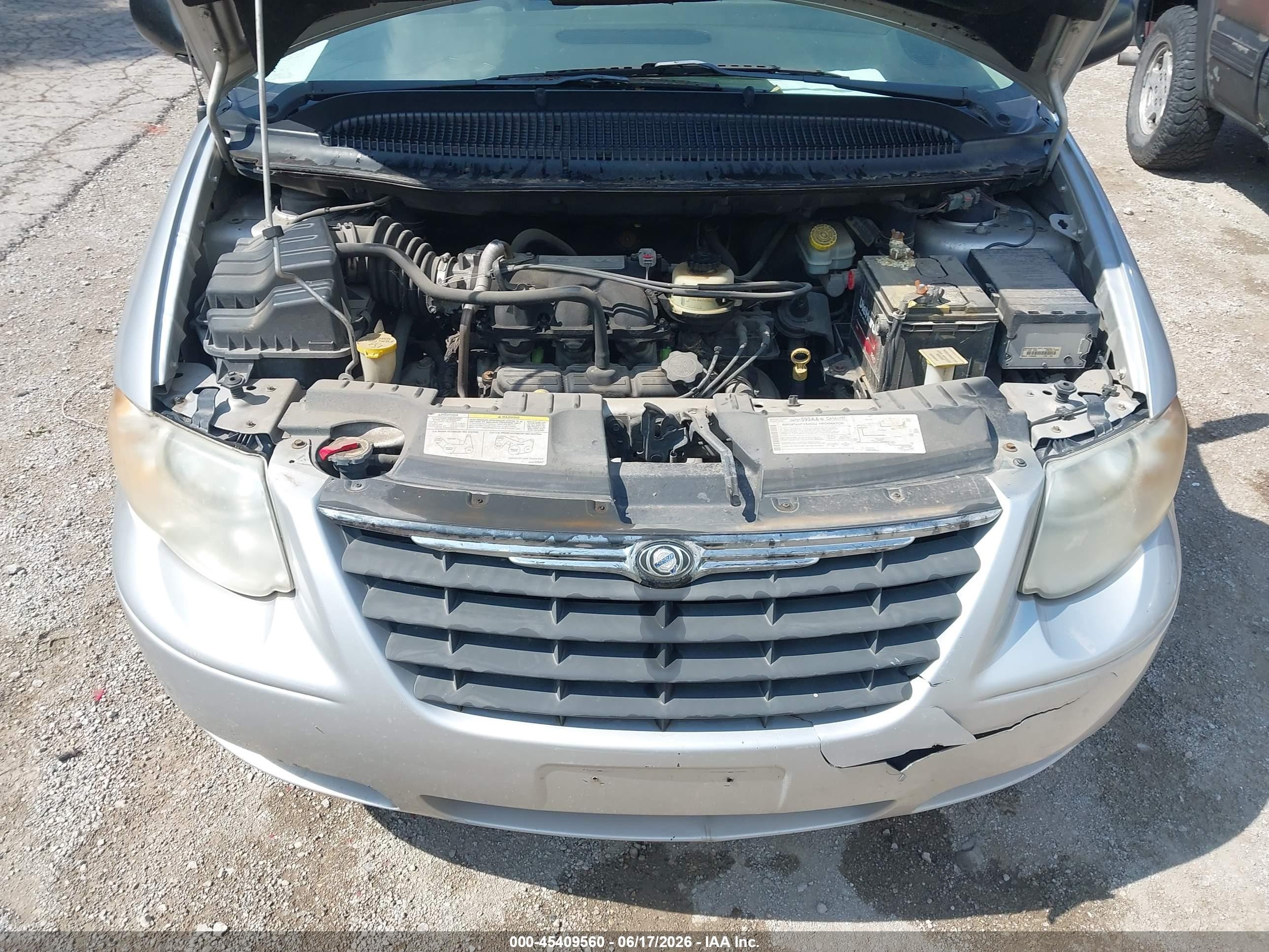 2006 Chrysler Town & Country Lx Silver vin: 2A4GP44R66R833515