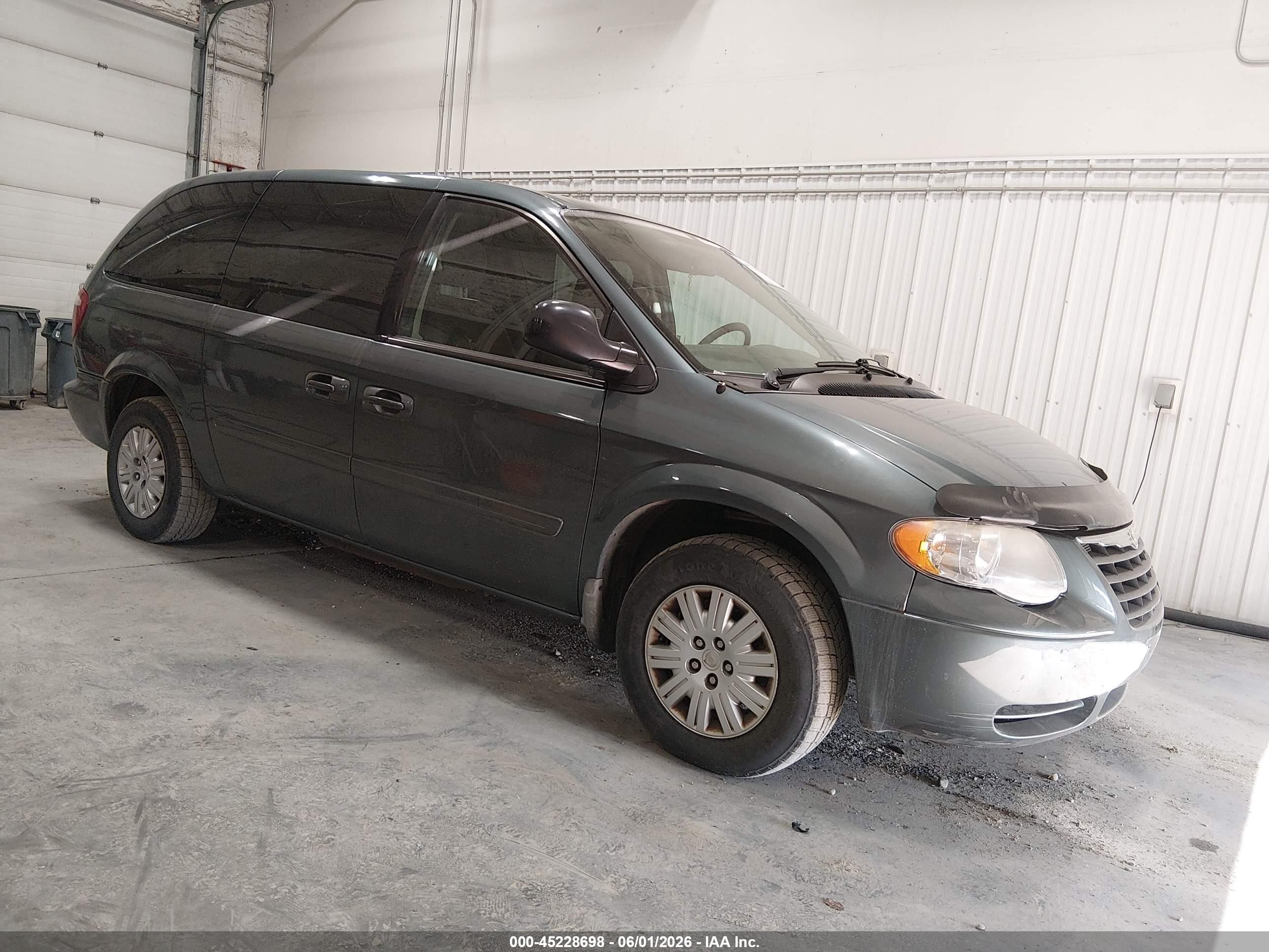 2007 Chrysler Town & Country Lx Gold vin: 2A4GP44R77R170182