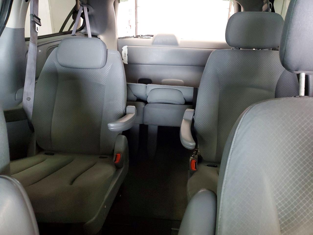2007 Chrysler Town & Country Lx White vin: 2A4GP44R77R331369