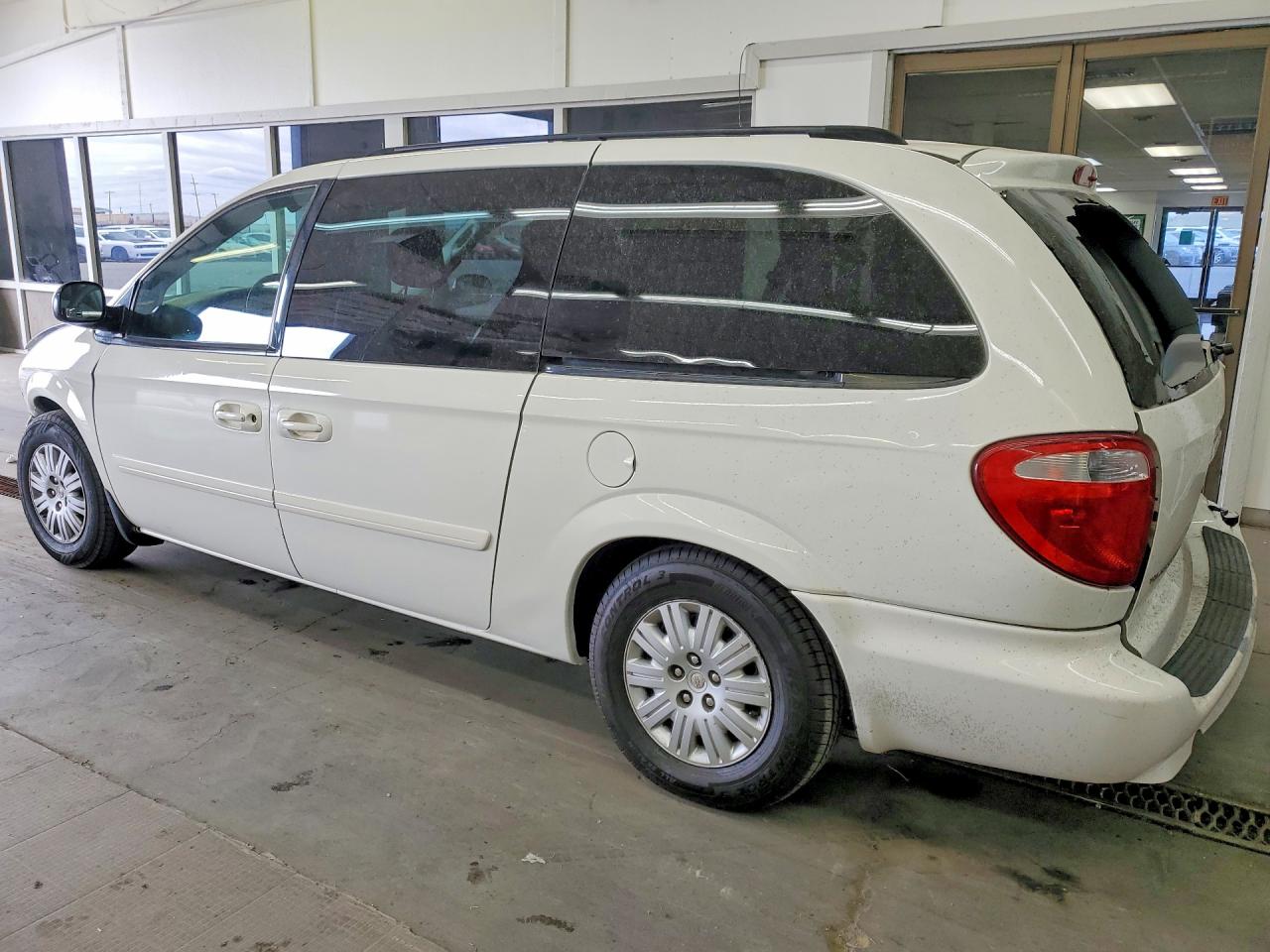 2007 Chrysler Town & Country Lx White vin: 2A4GP44R77R331369