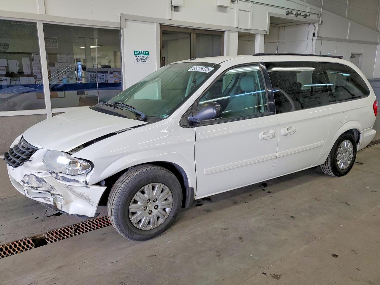 2007 Chrysler Town & Country Lx White vin: 2A4GP44R77R331369