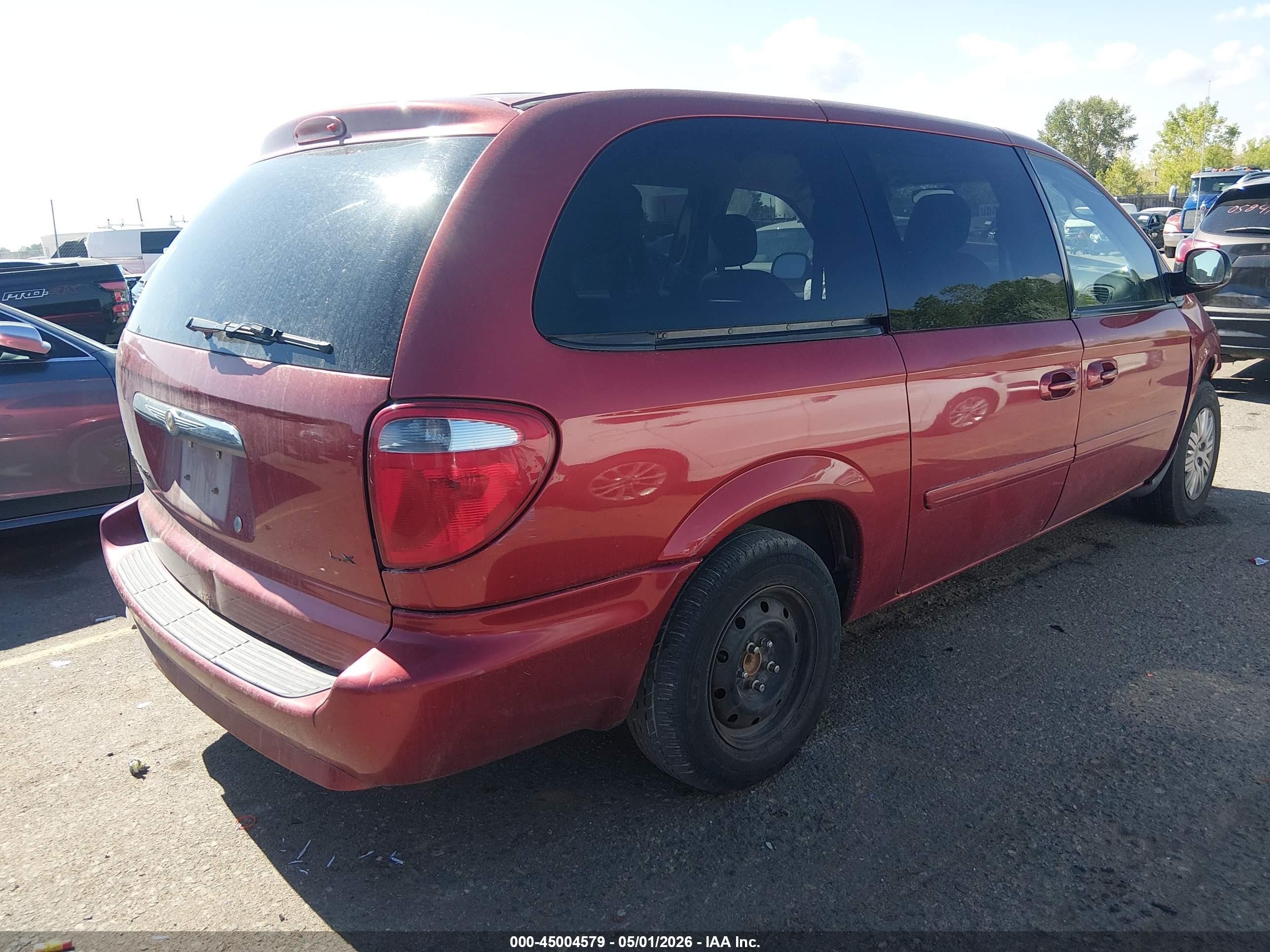 2007 Chrysler Town & Country Lx Red vin: 2A4GP44R87R161023