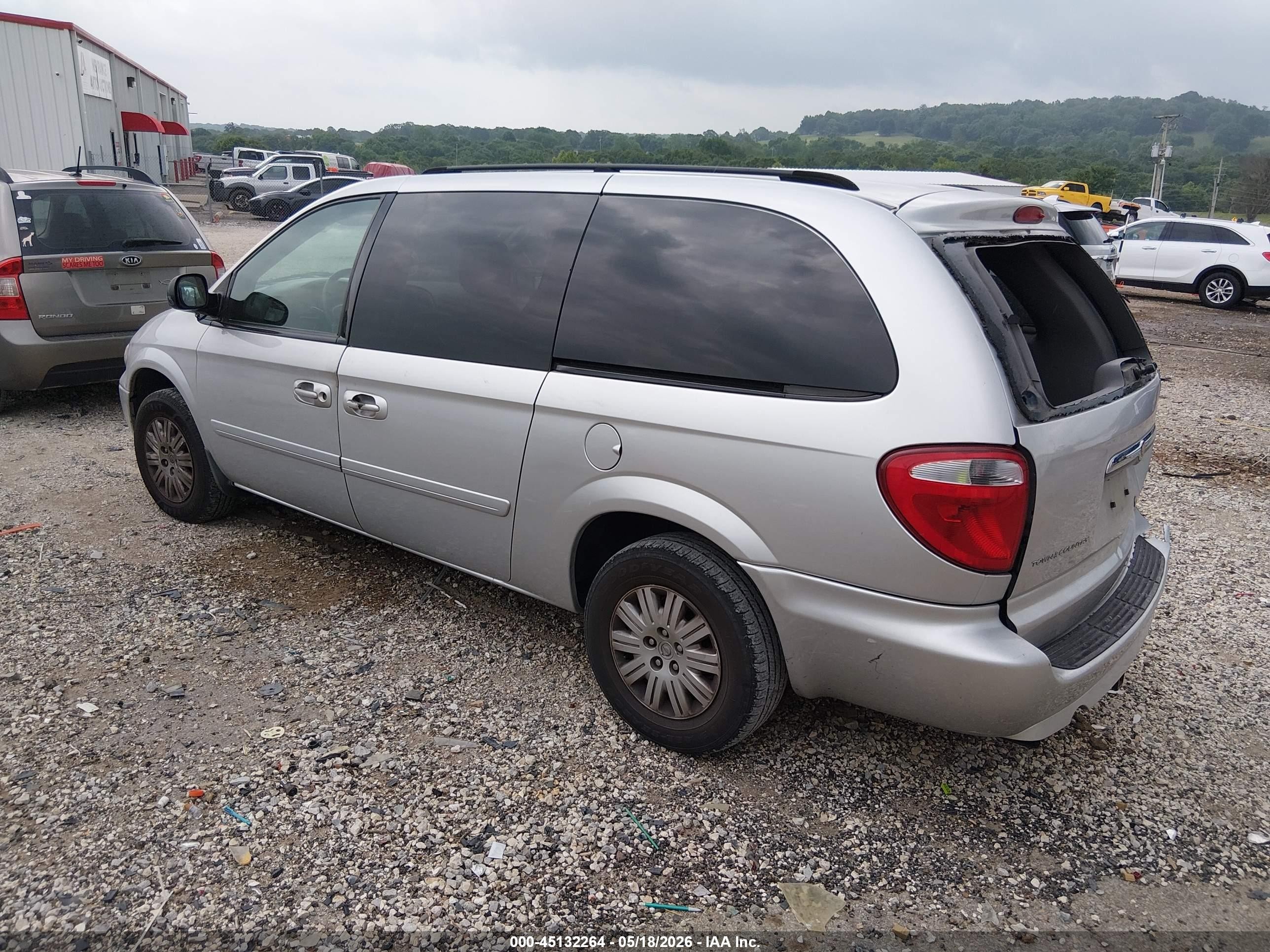 2007 Chrysler Town & Country Lx Silver vin: 2A4GP44R87R252597