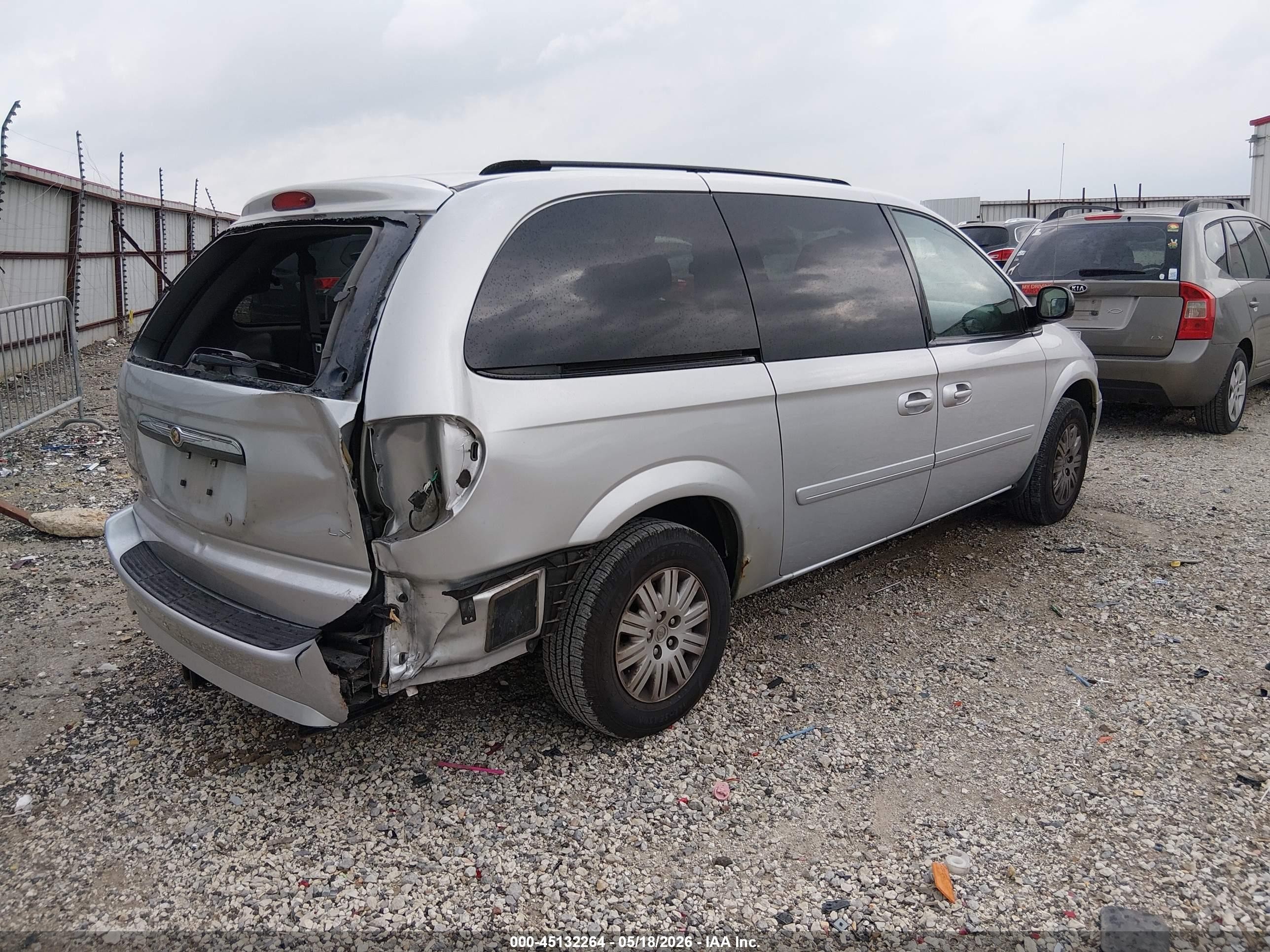 2007 Chrysler Town & Country Lx Silver vin: 2A4GP44R87R252597