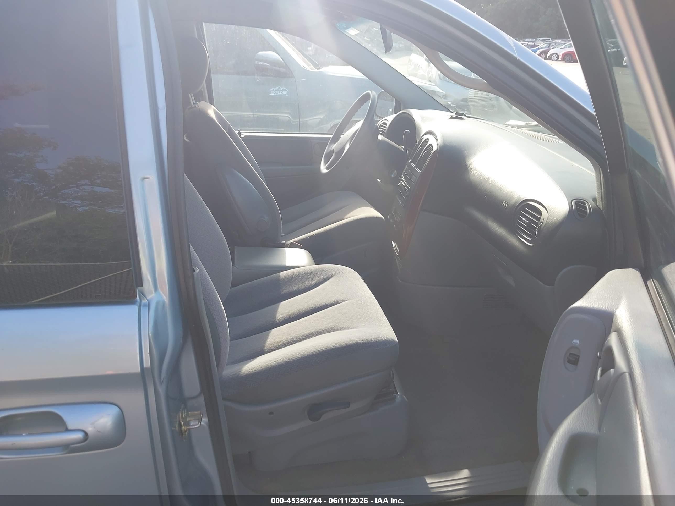 2006 Chrysler Town & Country Lx Gray vin: 2A4GP44R96R873247