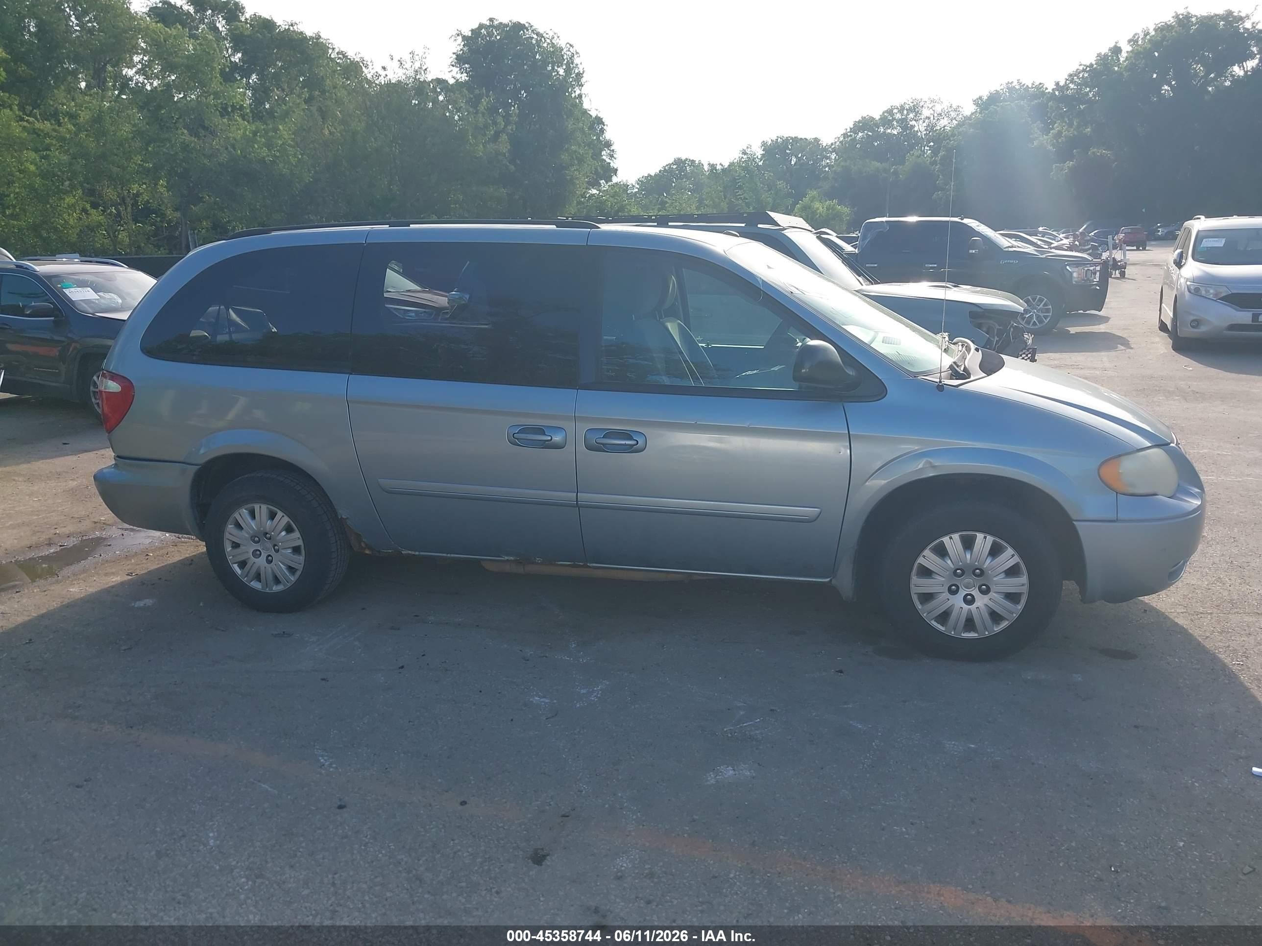 2006 Chrysler Town & Country Lx Gray vin: 2A4GP44R96R873247