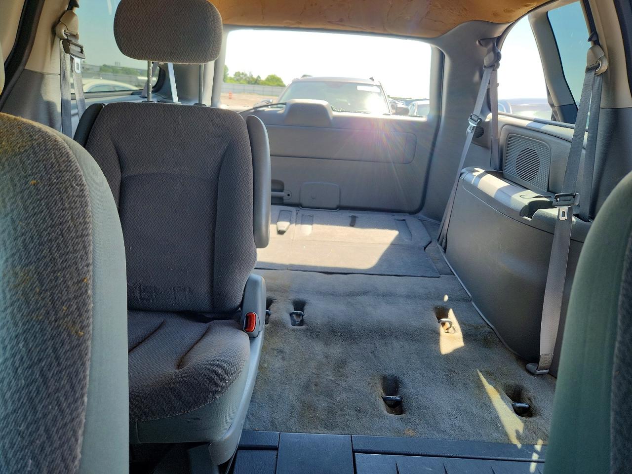 2007 Chrysler Town & Country Lx Черный vin: 2A4GP44RX7R246302