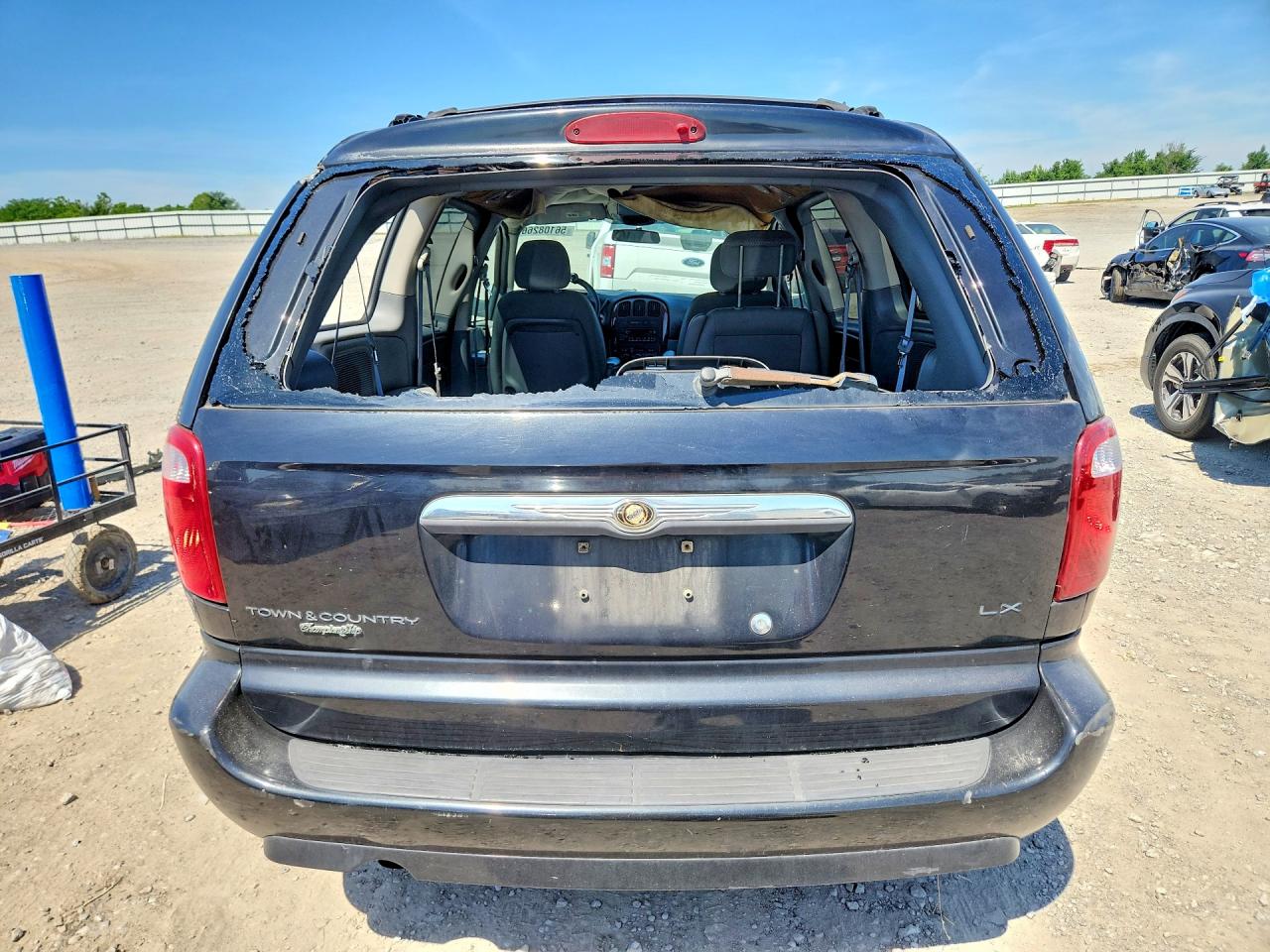 2007 Chrysler Town & Country Lx Черный vin: 2A4GP44RX7R246302