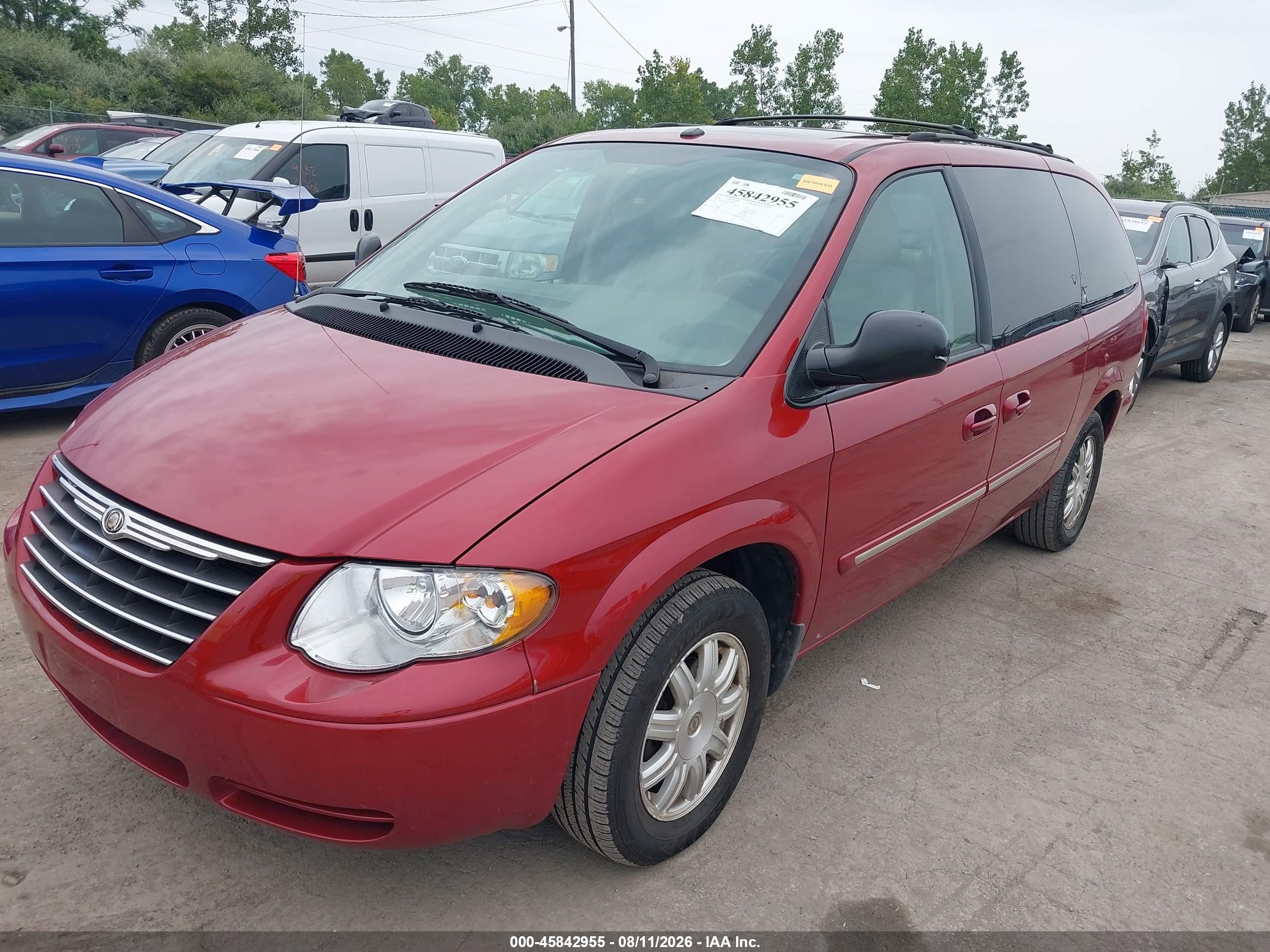 2006 Chrysler Town & Country Touring Red vin: 2A4GP54L06R845399
