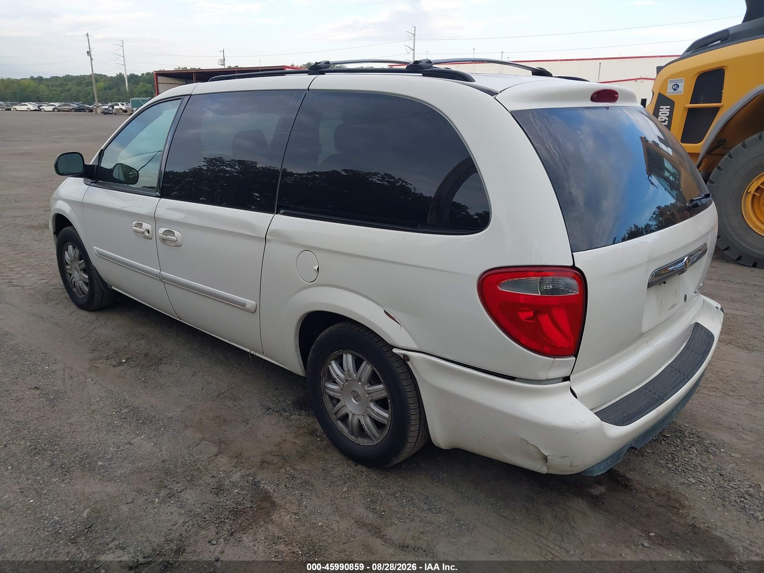 2006 Chrysler Town & Country Touring White vin: 2A4GP54L06R866219