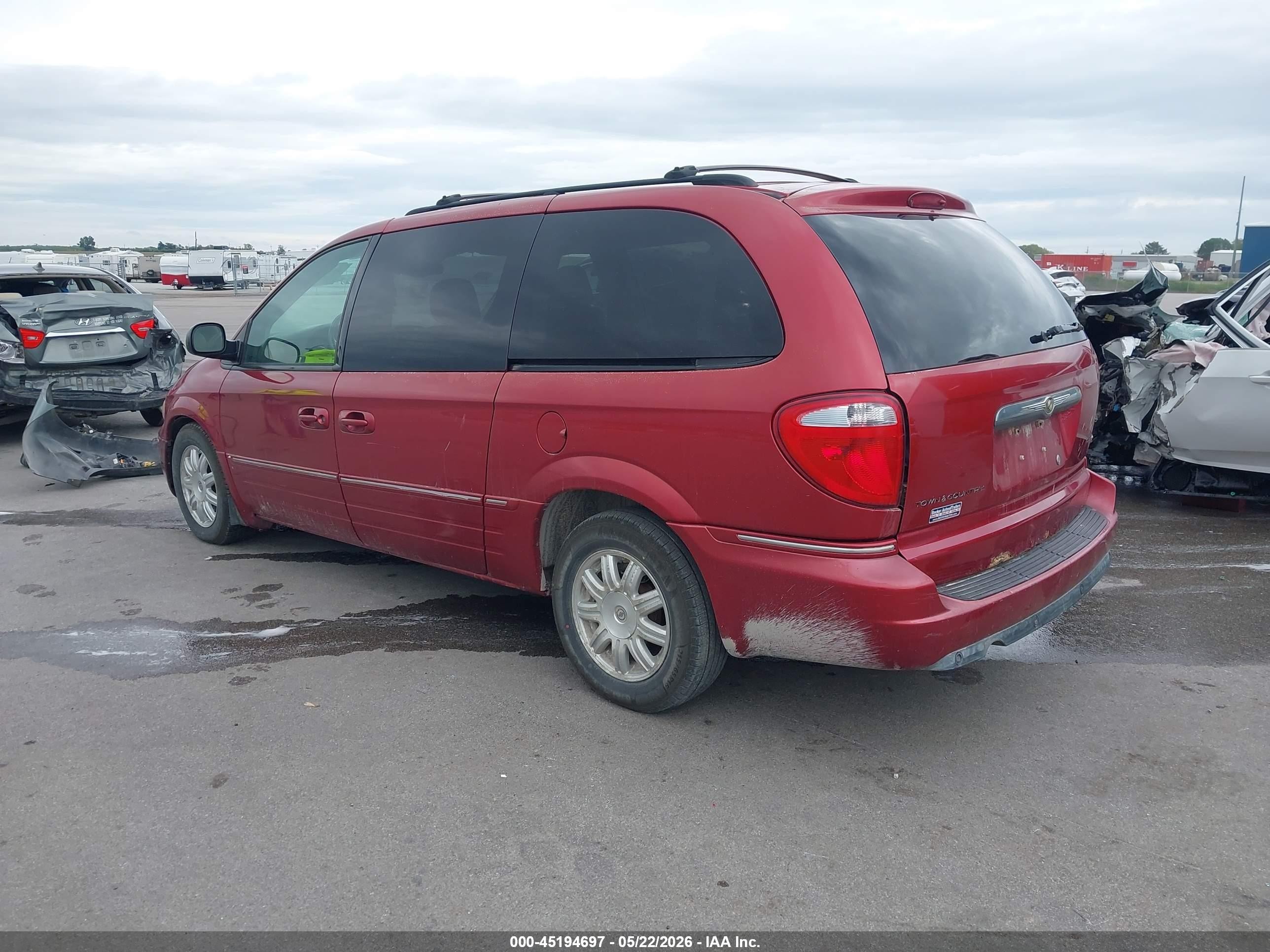 2006 Chrysler Town & Country Touring Red vin: 2A4GP54L06R884428