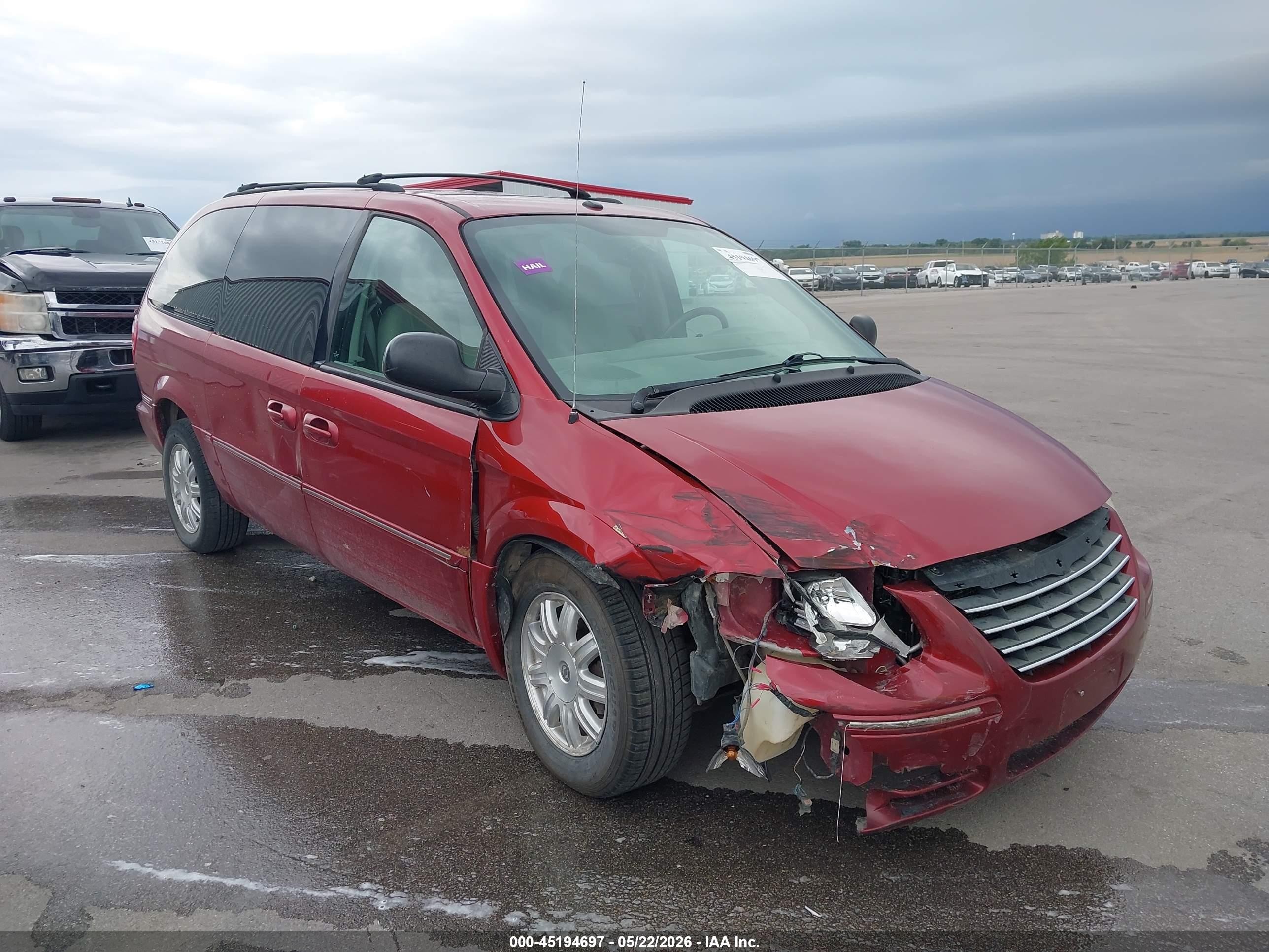 2006 Chrysler Town & Country Touring Red vin: 2A4GP54L06R884428