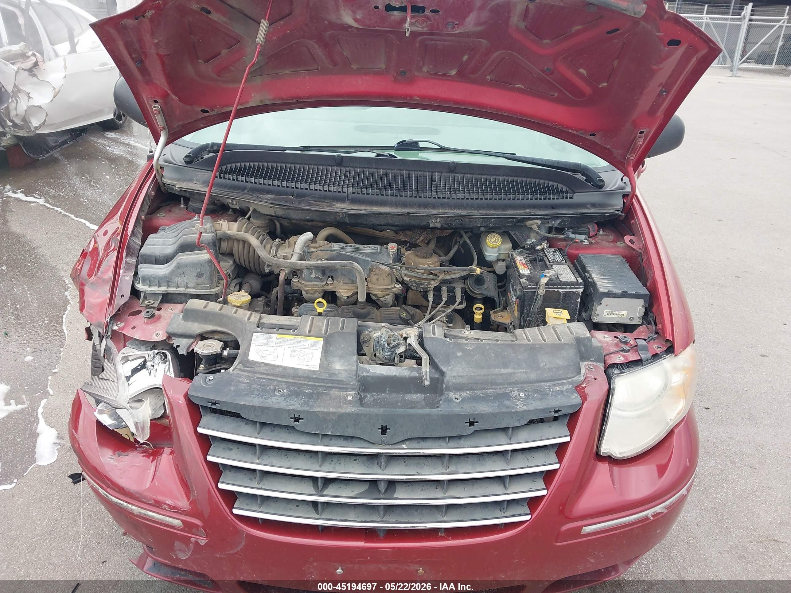 2006 Chrysler Town & Country Touring Red vin: 2A4GP54L06R884428
