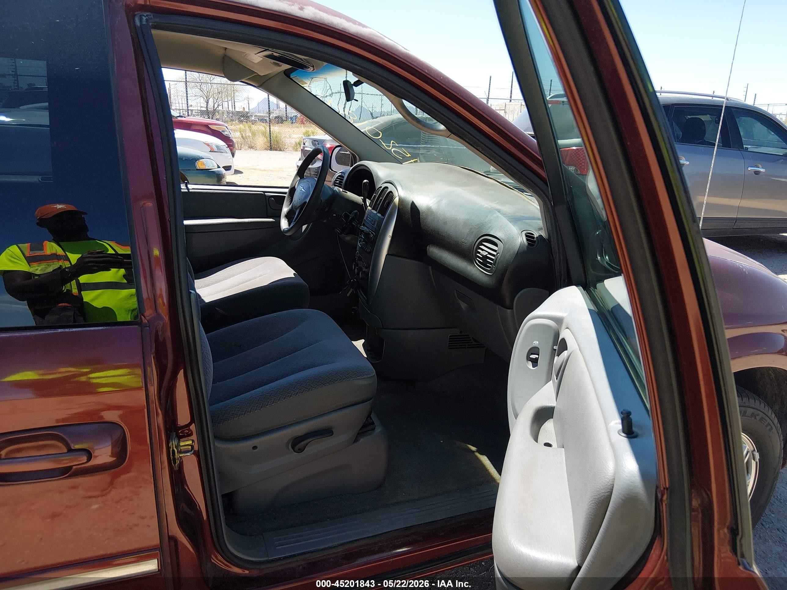 2007 Chrysler Town & Country Touring Burgundy vin: 2A4GP54L07R156626