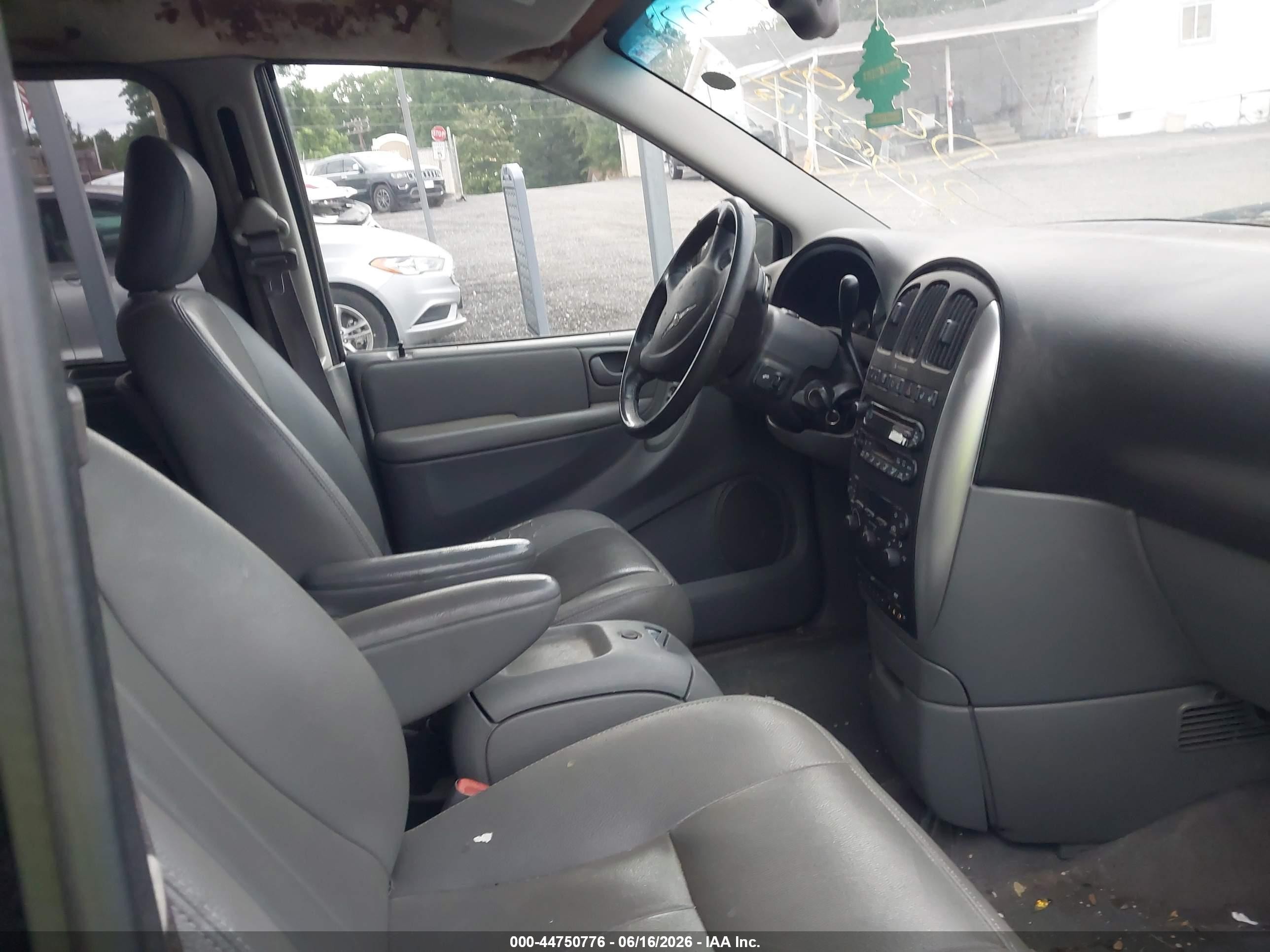 2006 Chrysler Town & Country Touring Black vin: 2A4GP54L16R670967