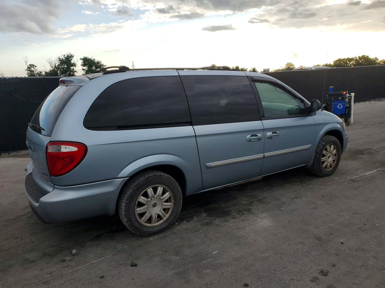2006 Chrysler Town & Country Touring Blue vin: 2A4GP54L16R728835