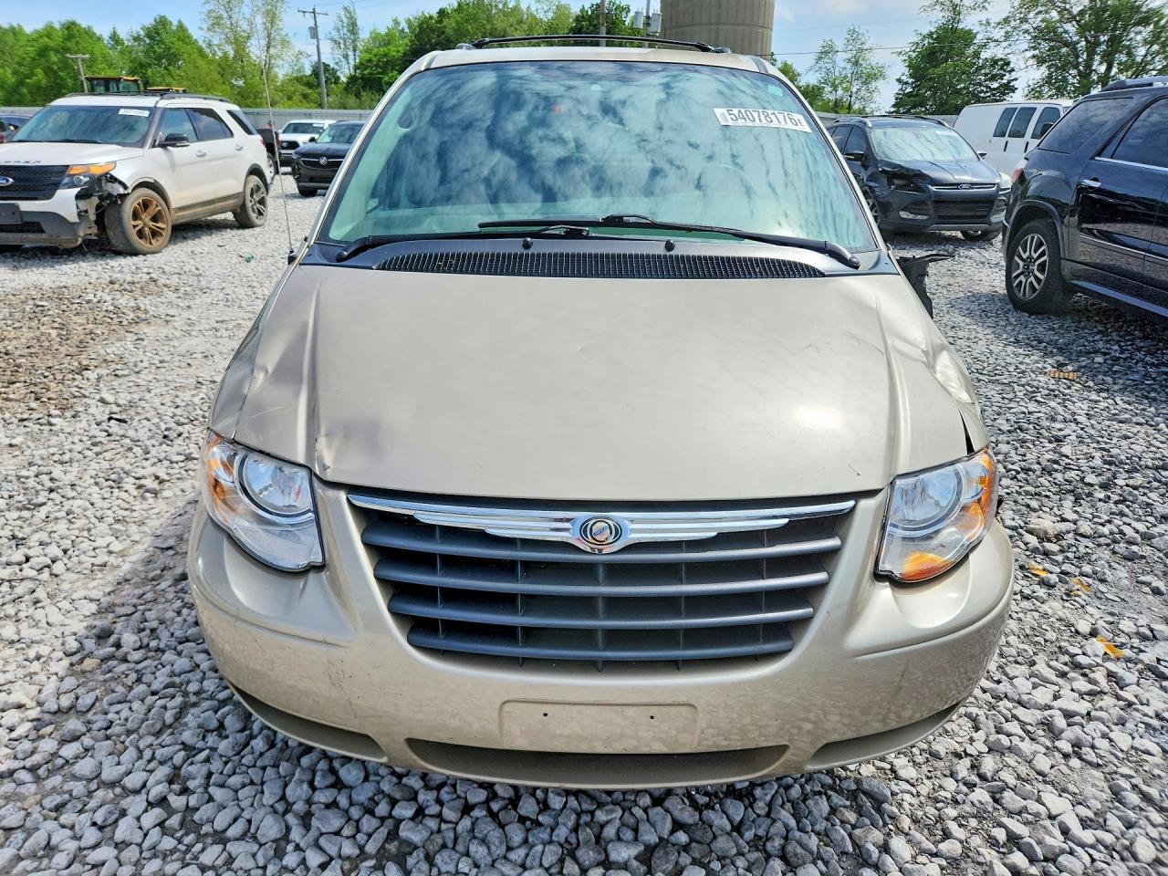 2006 Chrysler Town & Country Touring Gold vin: 2A4GP54L16R923270