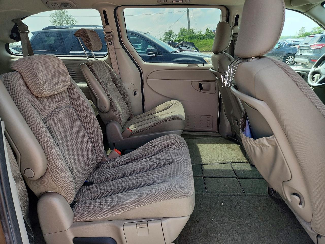 2006 Chrysler Town & Country Touring Gold vin: 2A4GP54L16R923270