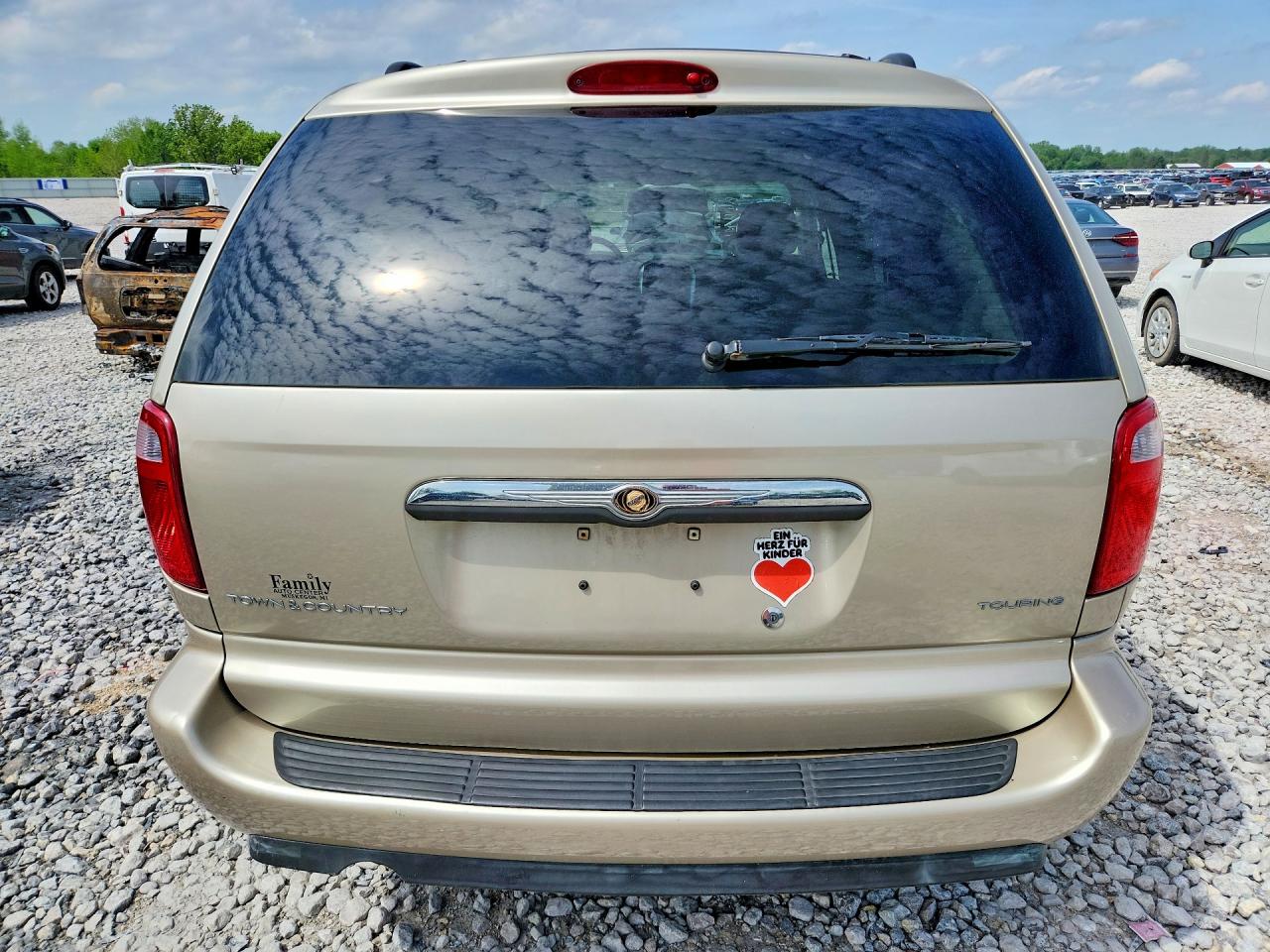 2006 Chrysler Town & Country Touring Gold vin: 2A4GP54L16R923270