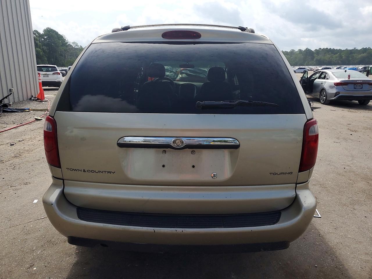 2006 Chrysler Town & Country Touring Beige vin: 2A4GP54L26R698325
