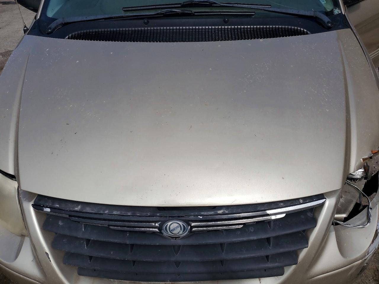 2006 Chrysler Town & Country Touring Beige vin: 2A4GP54L26R698325