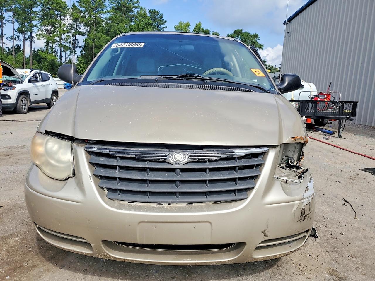 2006 Chrysler Town & Country Touring Beige vin: 2A4GP54L26R698325