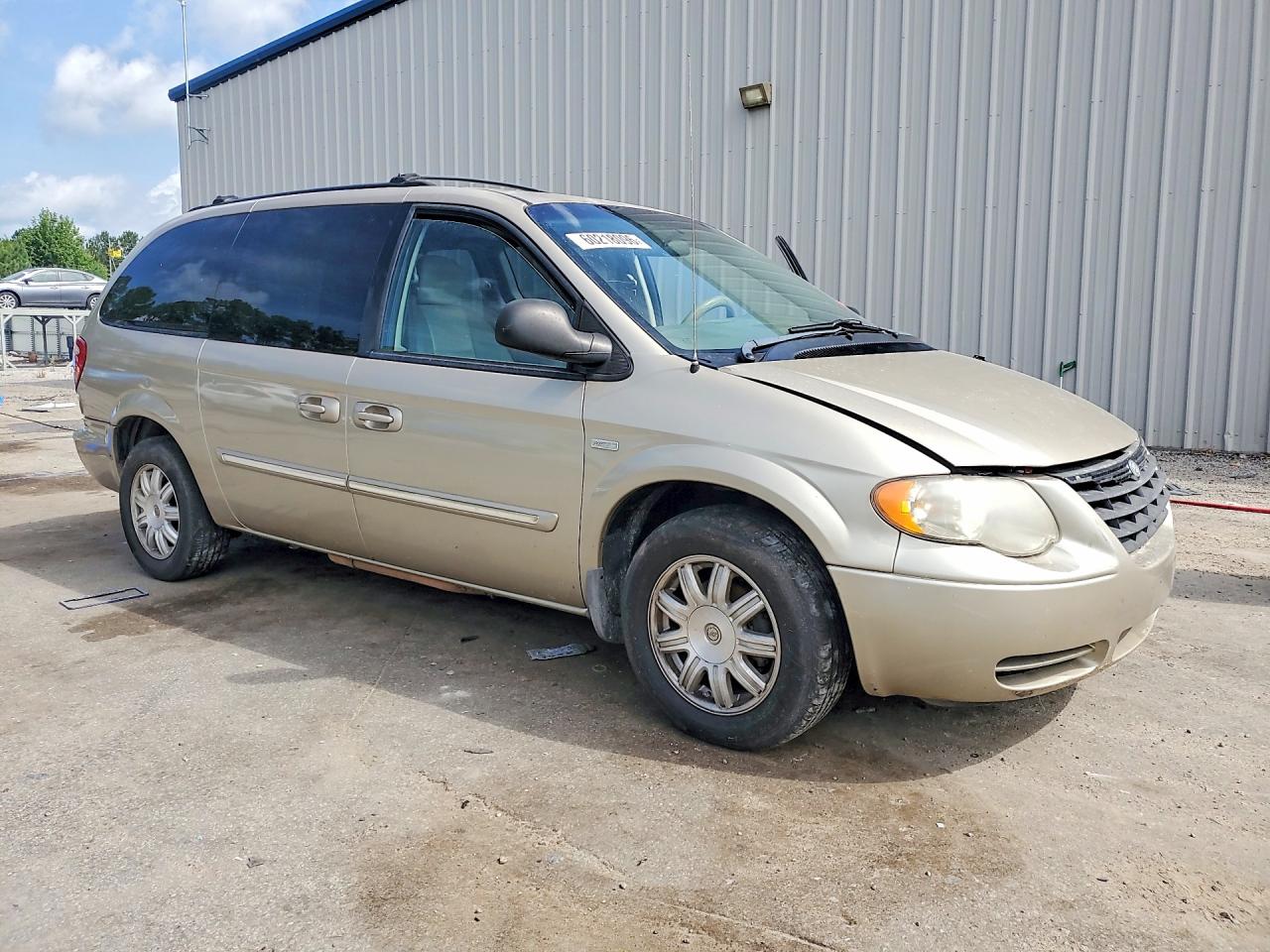 2006 Chrysler Town & Country Touring Beige vin: 2A4GP54L26R698325
