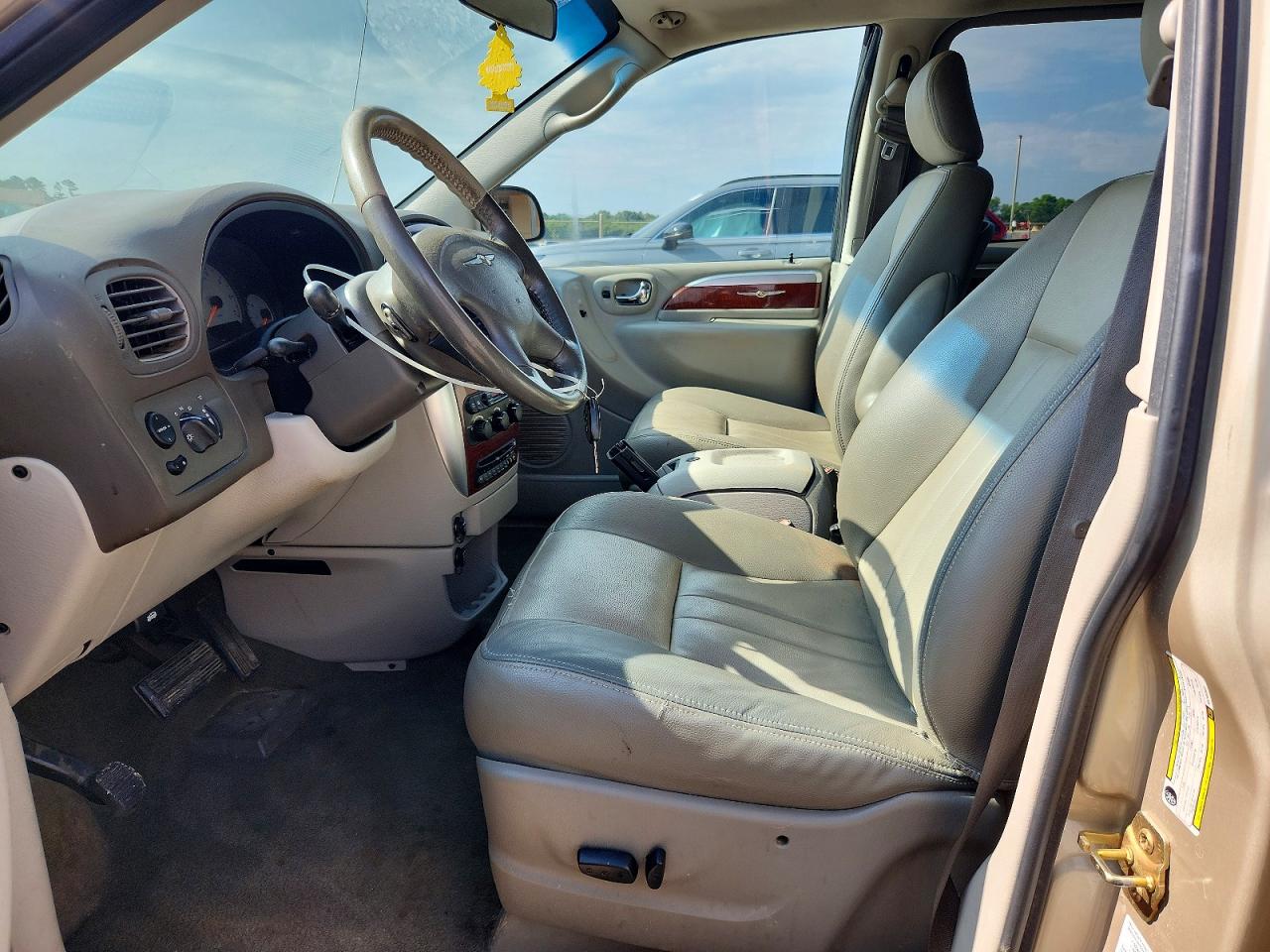 2006 Chrysler Town & Country Touring Gold vin: 2A4GP54L26R702342