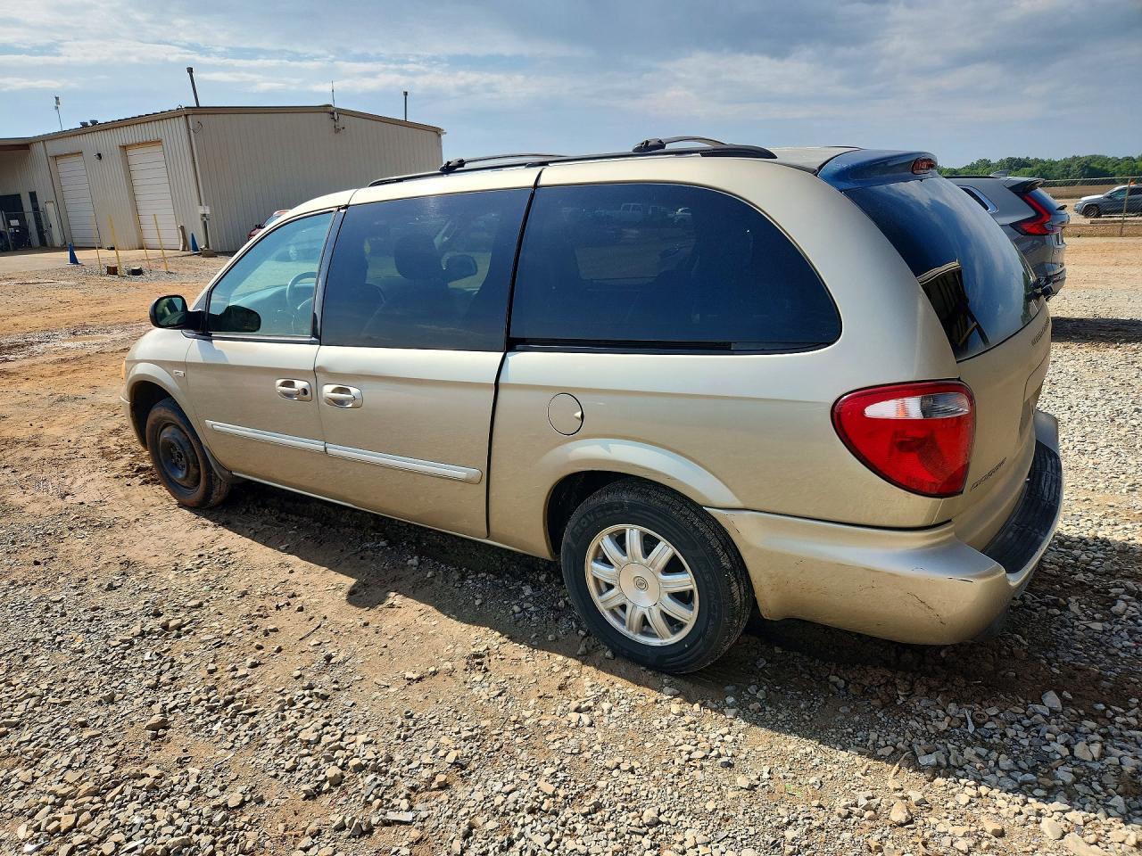 2006 Chrysler Town & Country Touring Gold vin: 2A4GP54L26R702342