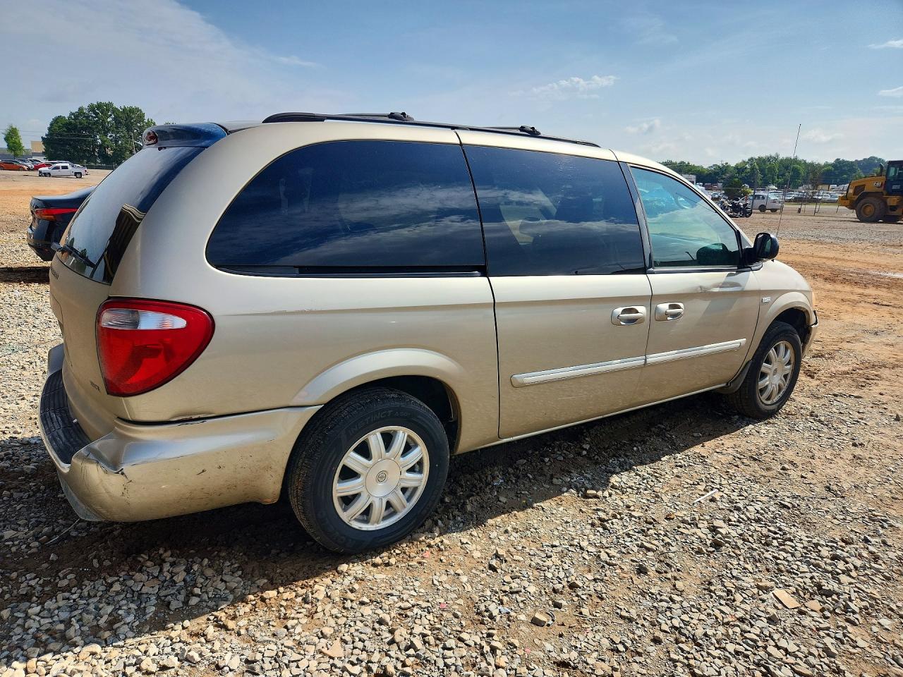 2006 Chrysler Town & Country Touring Gold vin: 2A4GP54L26R702342