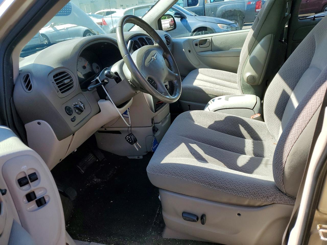 2007 Chrysler Town & Country Touring Бежевый vin: 2A4GP54L37R144308